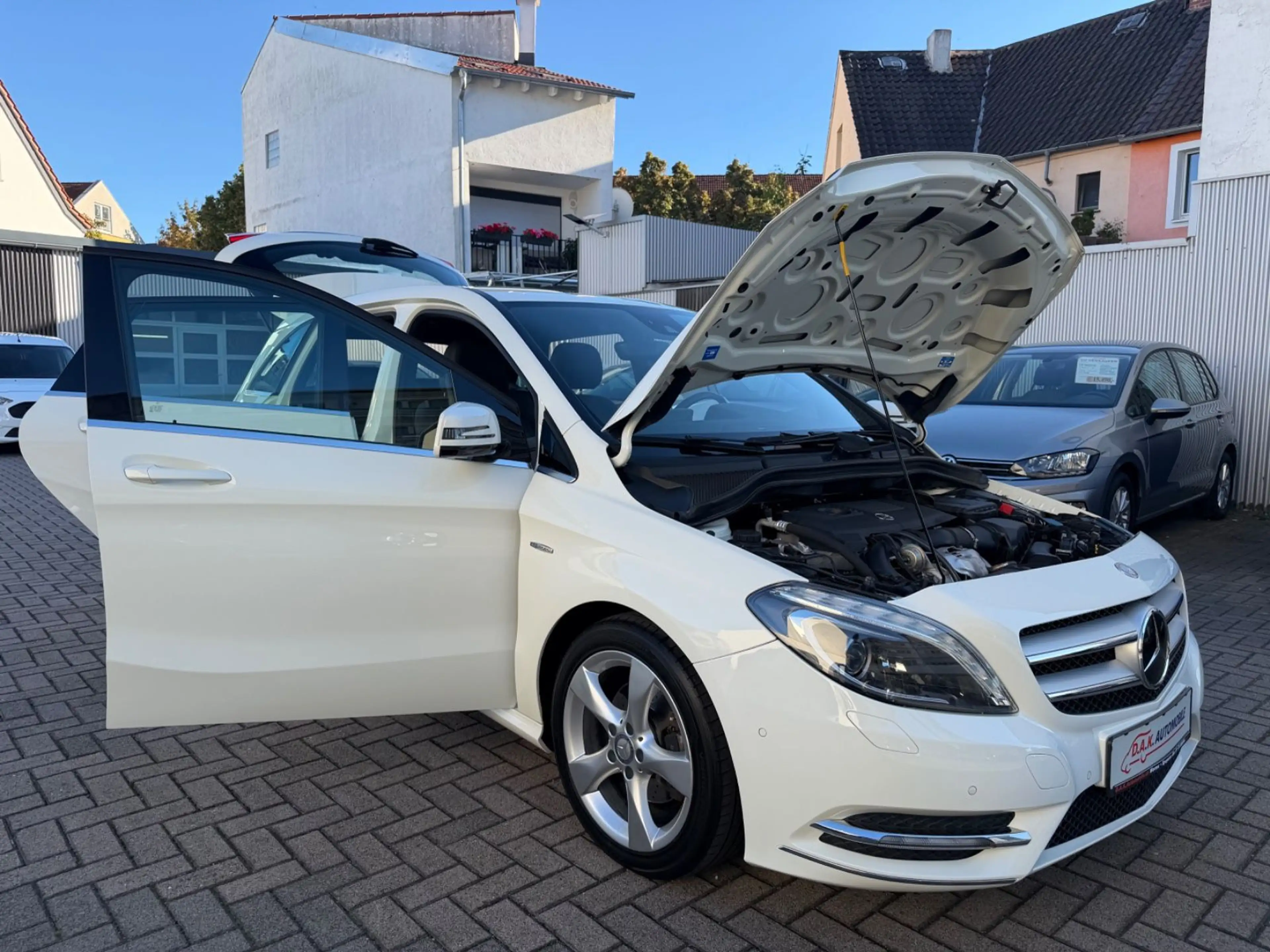 Mercedes-Benz B 200 1.Hand+74TKM+PDC+Vollleder+Xenon — photo 8