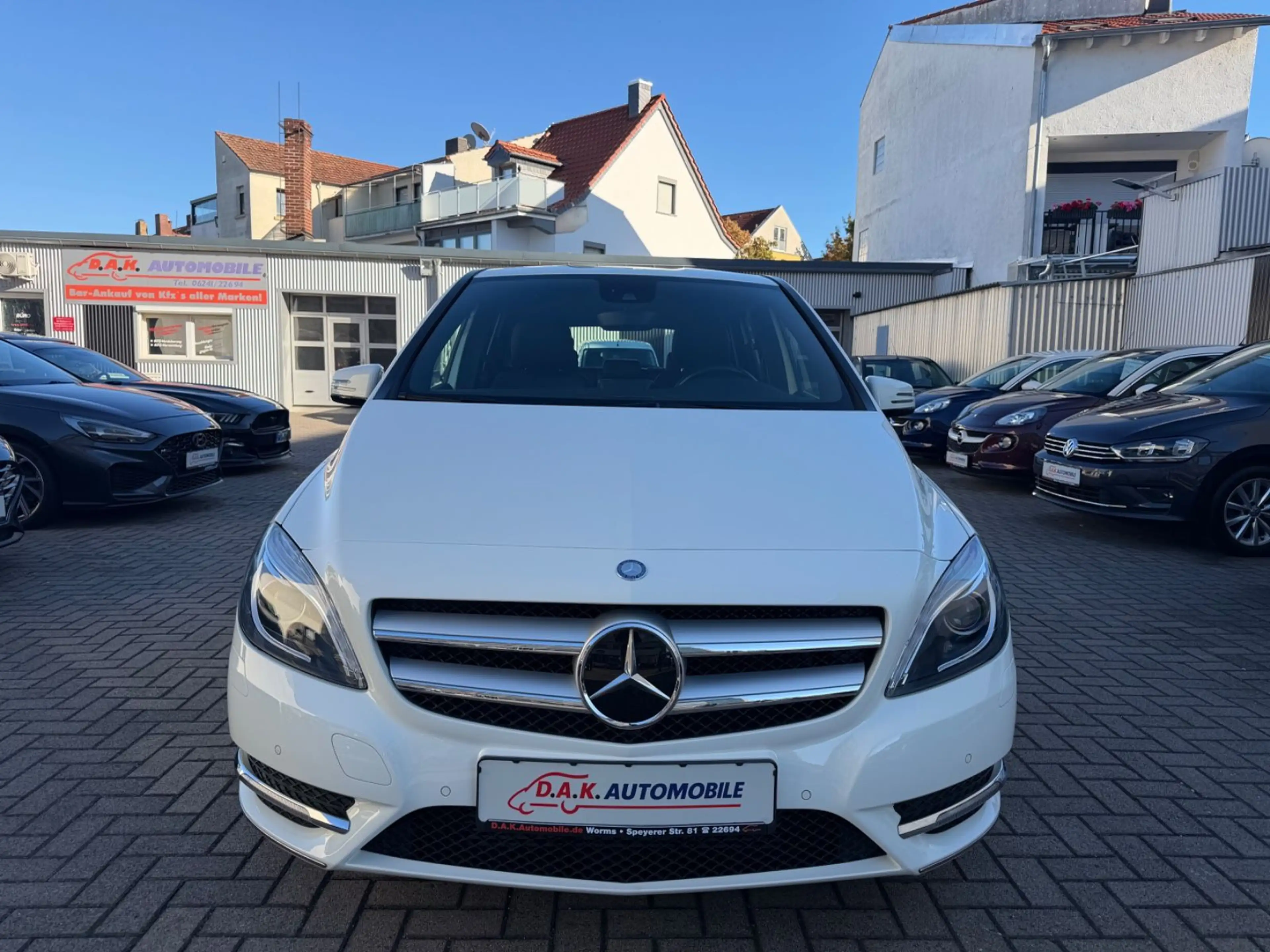Mercedes-Benz B 200 1.Hand+74TKM+PDC+Vollleder+Xenon — photo 2