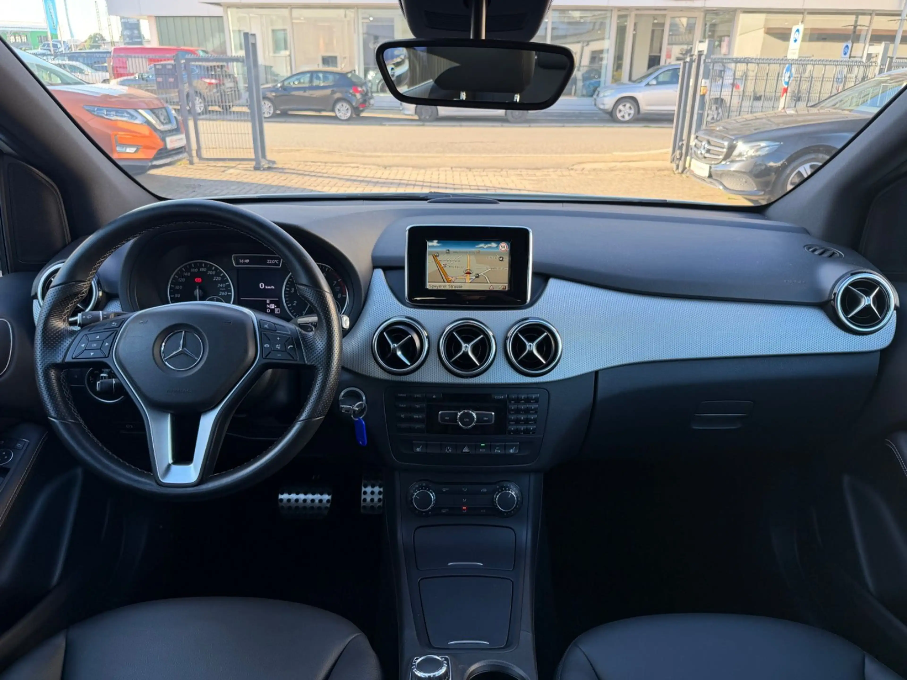 Mercedes-Benz B 200 1.Hand+74TKM+PDC+Vollleder+Xenon — photo 14