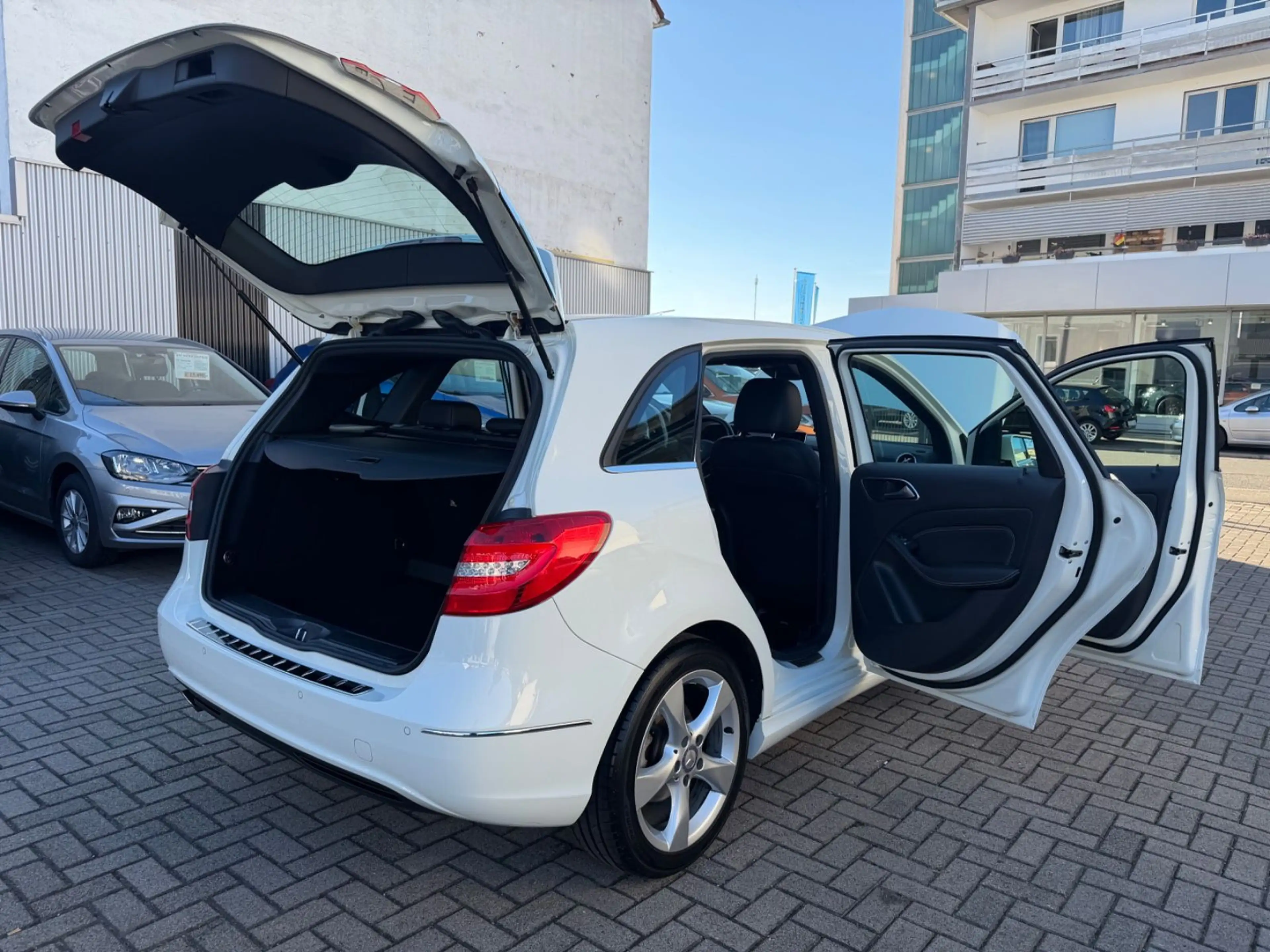 Mercedes-Benz B 200 1.Hand+74TKM+PDC+Vollleder+Xenon — photo 11