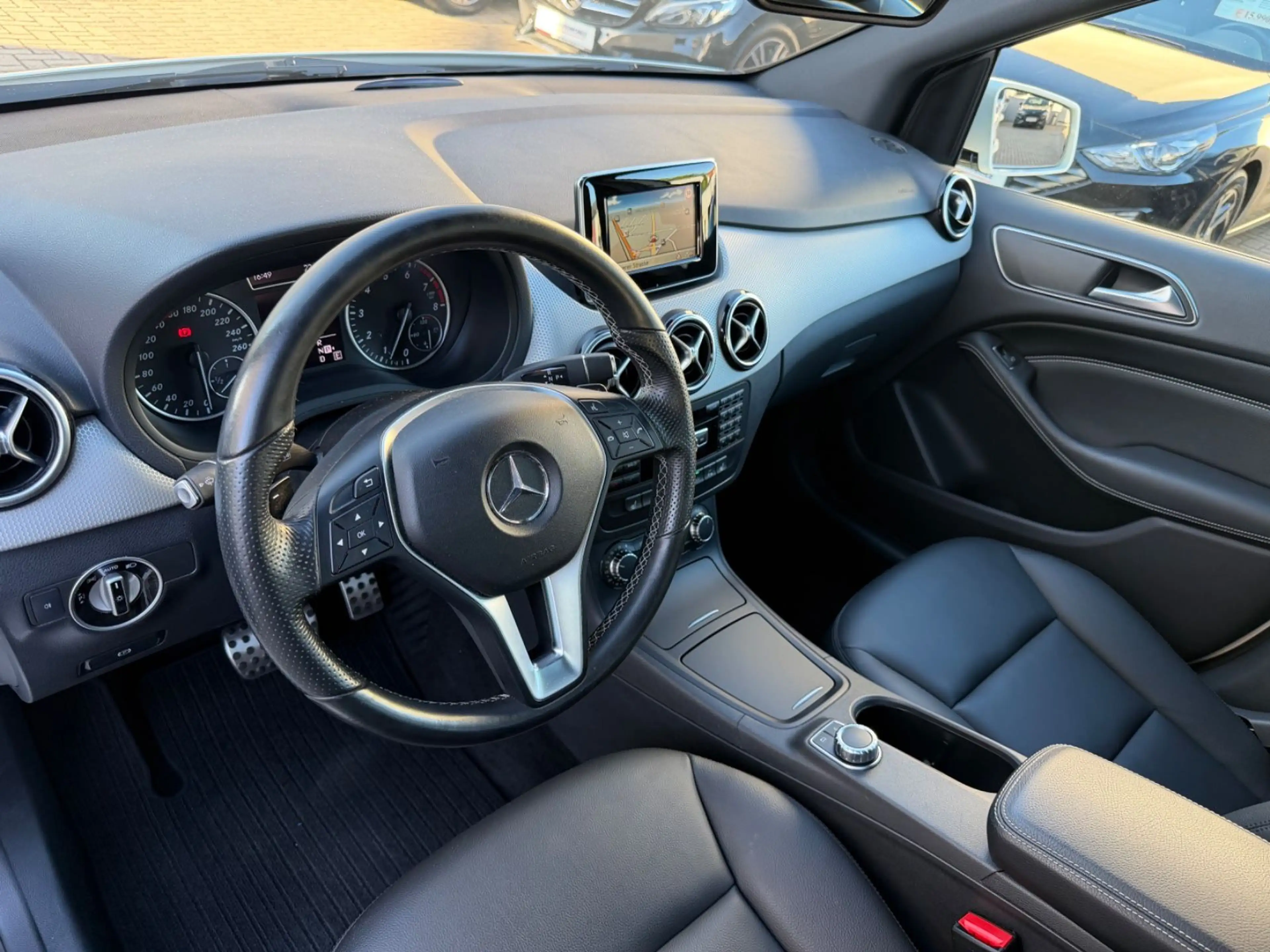 Mercedes-Benz B 200 1.Hand+74TKM+PDC+Vollleder+Xenon — photo 13