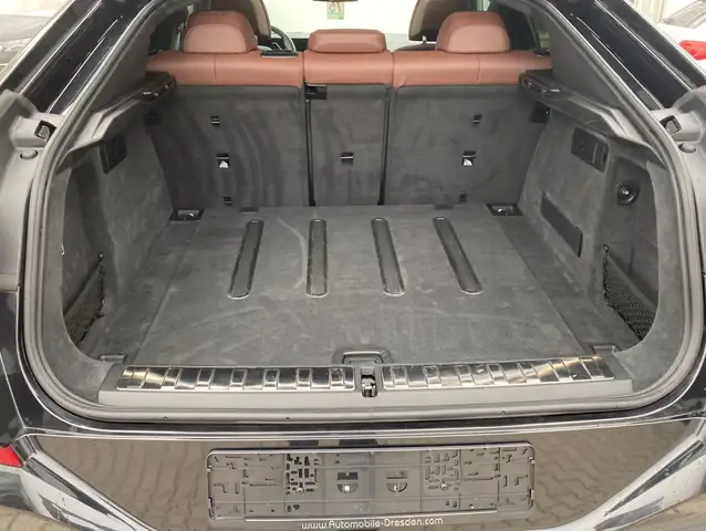 BMW X6 view 8