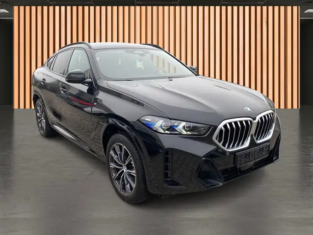 BMW X6 view 4