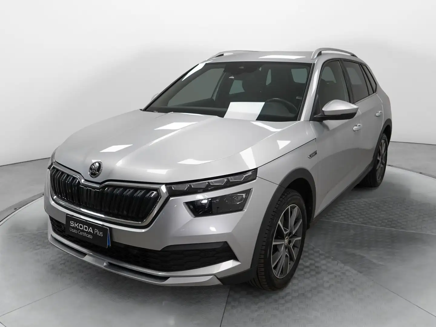 Skoda Kamiq Kamiq 1.0 TSI 110 CV ScoutLine Argento - 1