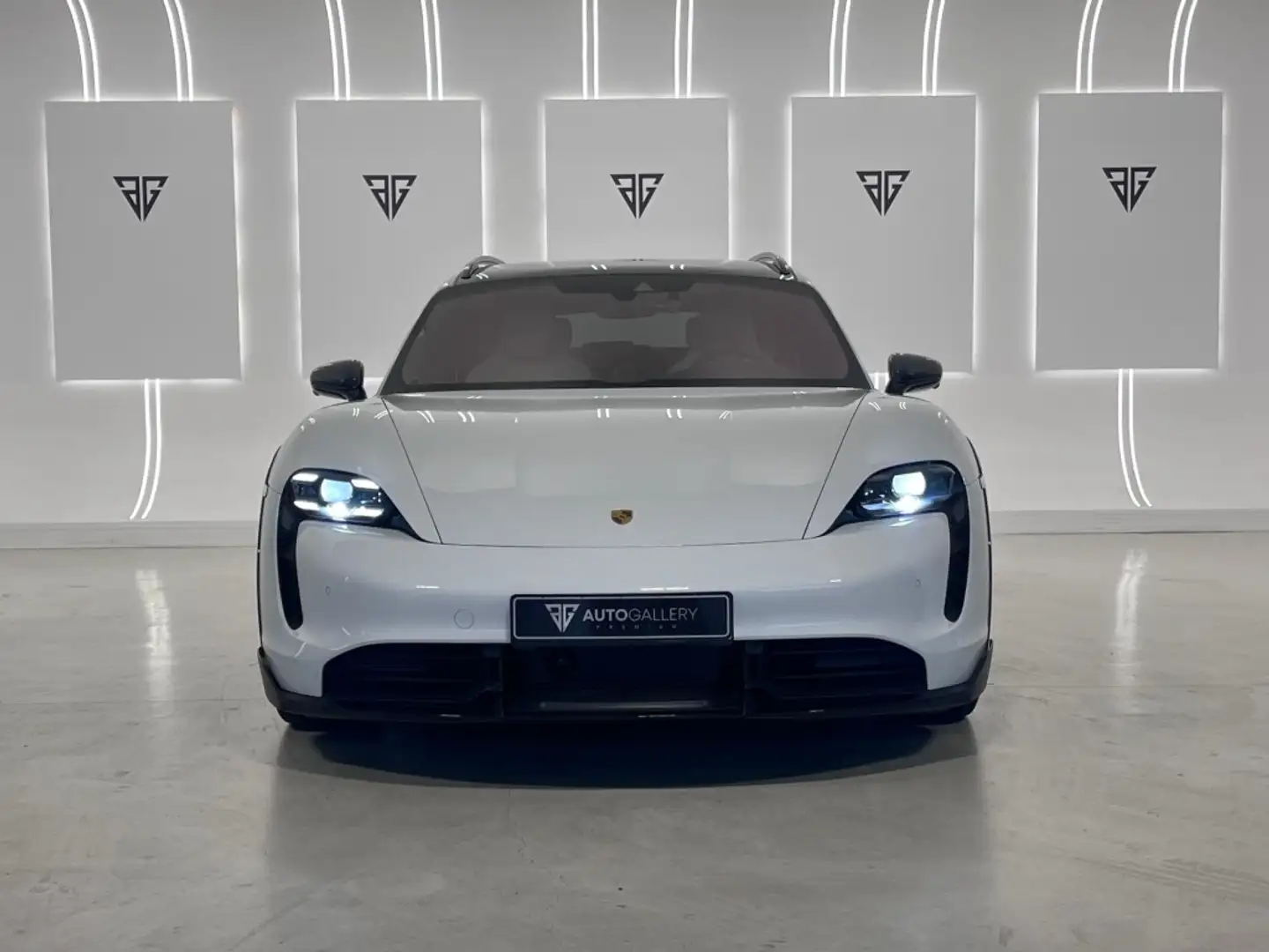 Porsche Taycan Turbo S Cross Turismo Blanc - 2