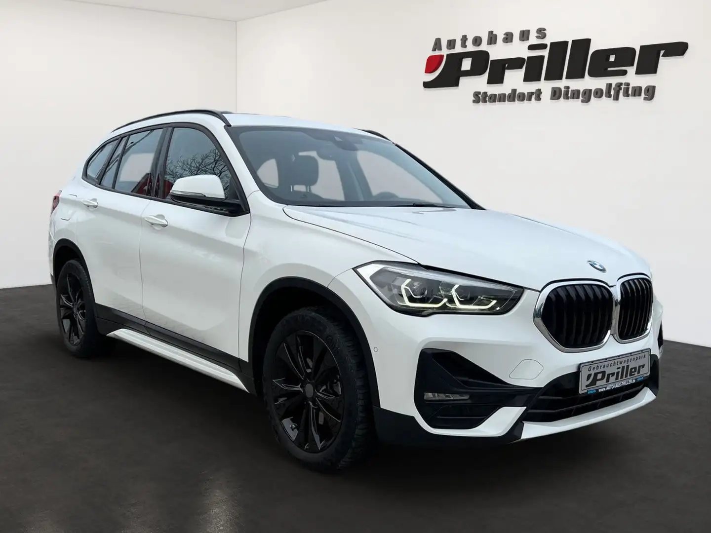 BMW X1 xDrive 18d Sport Line/LED/NAVI/RTTI/DAB/PDC Blanc - 2