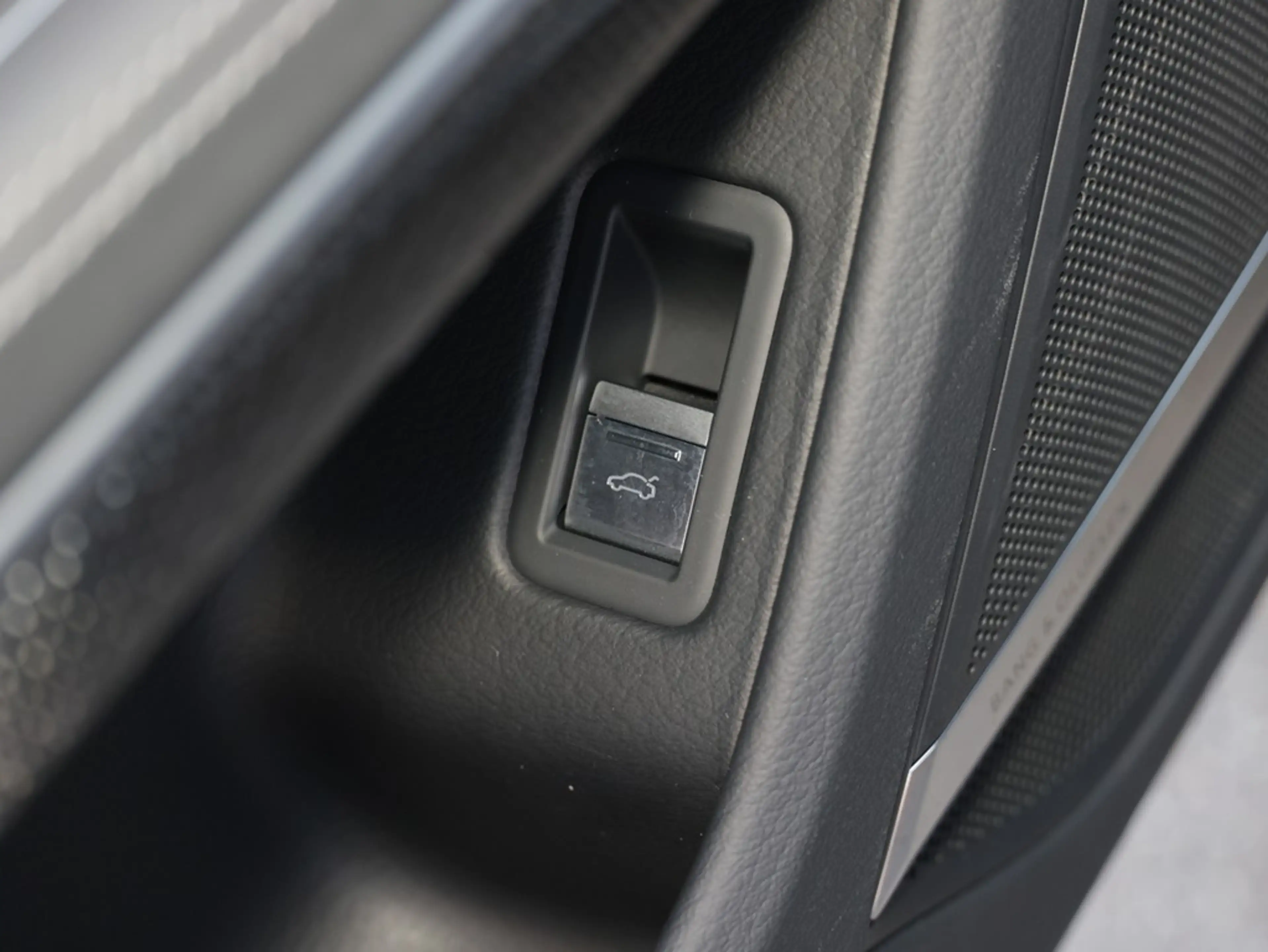 Audi S8 4.0 TFSI quattro tiptronic — photo 7