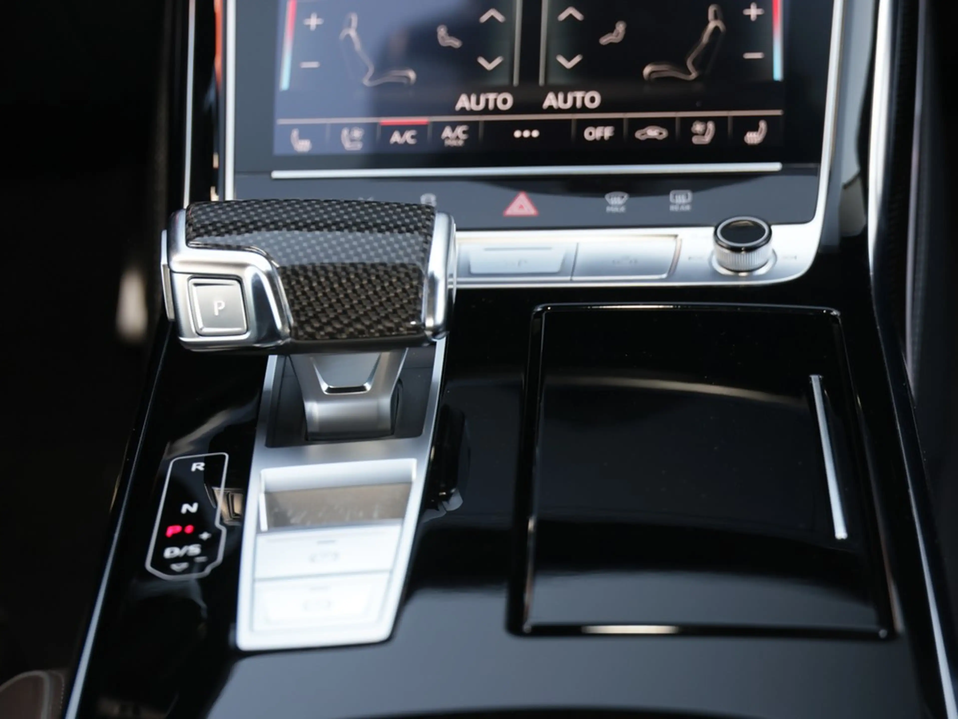 Audi S8 4.0 TFSI quattro tiptronic — photo 15