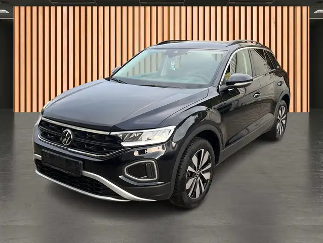 Volkswagen T-Roc view 2