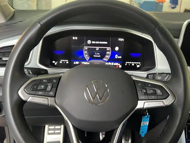 Volkswagen T-Roc view 7