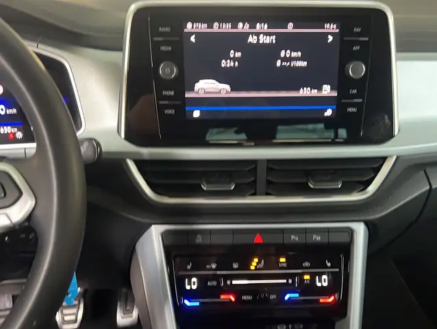 Volkswagen T-Roc view 12