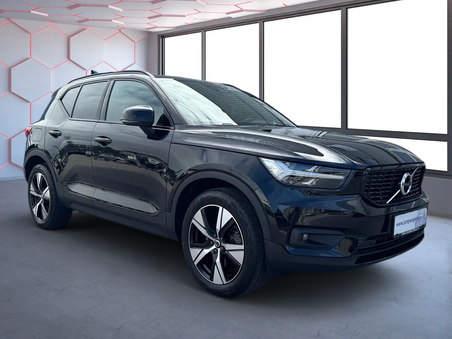 Volvo XC40 Recharge Plug-In-Hybrid R-Design Aut. NP 52.854.- Schwarz - 2