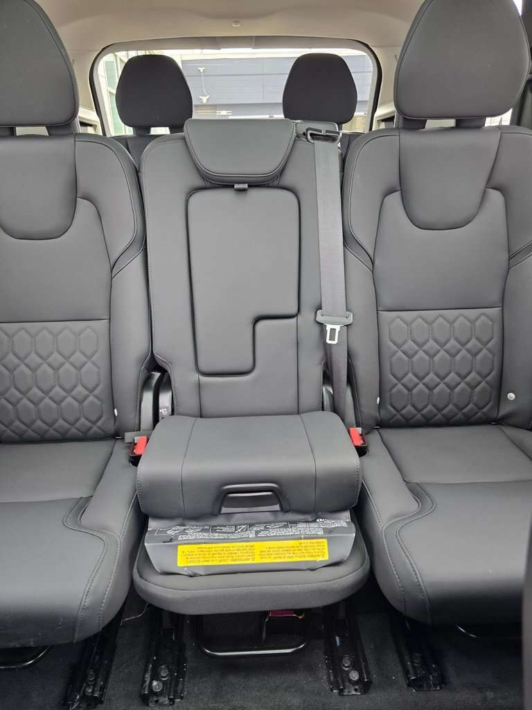 2026 Volvo XC90 UP TO *5YR/UNLIMITED KM WARRANTY... thumb 26