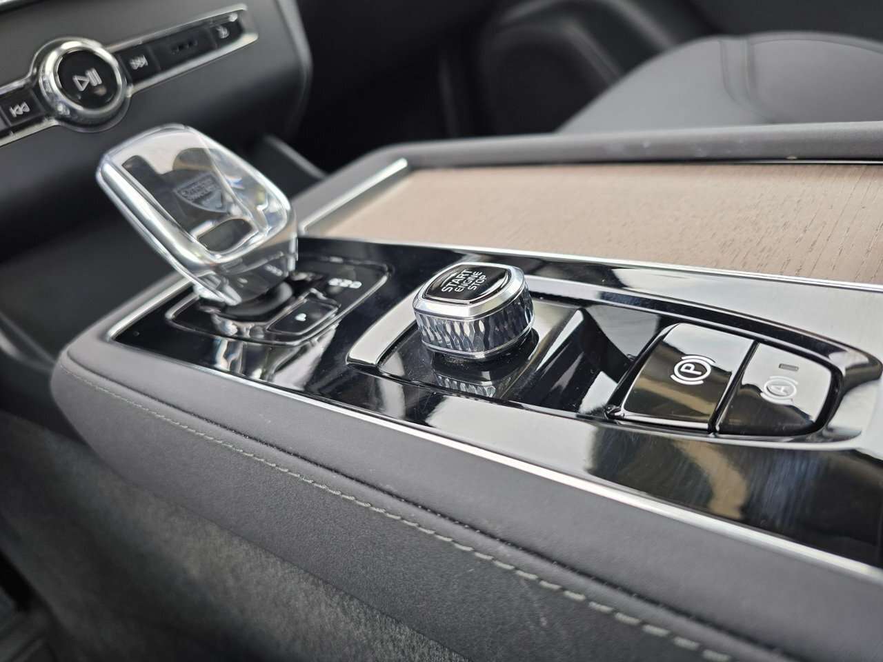 2026 Volvo XC90 UP TO *5YR/UNLIMITED KM WARRANTY... thumb 32