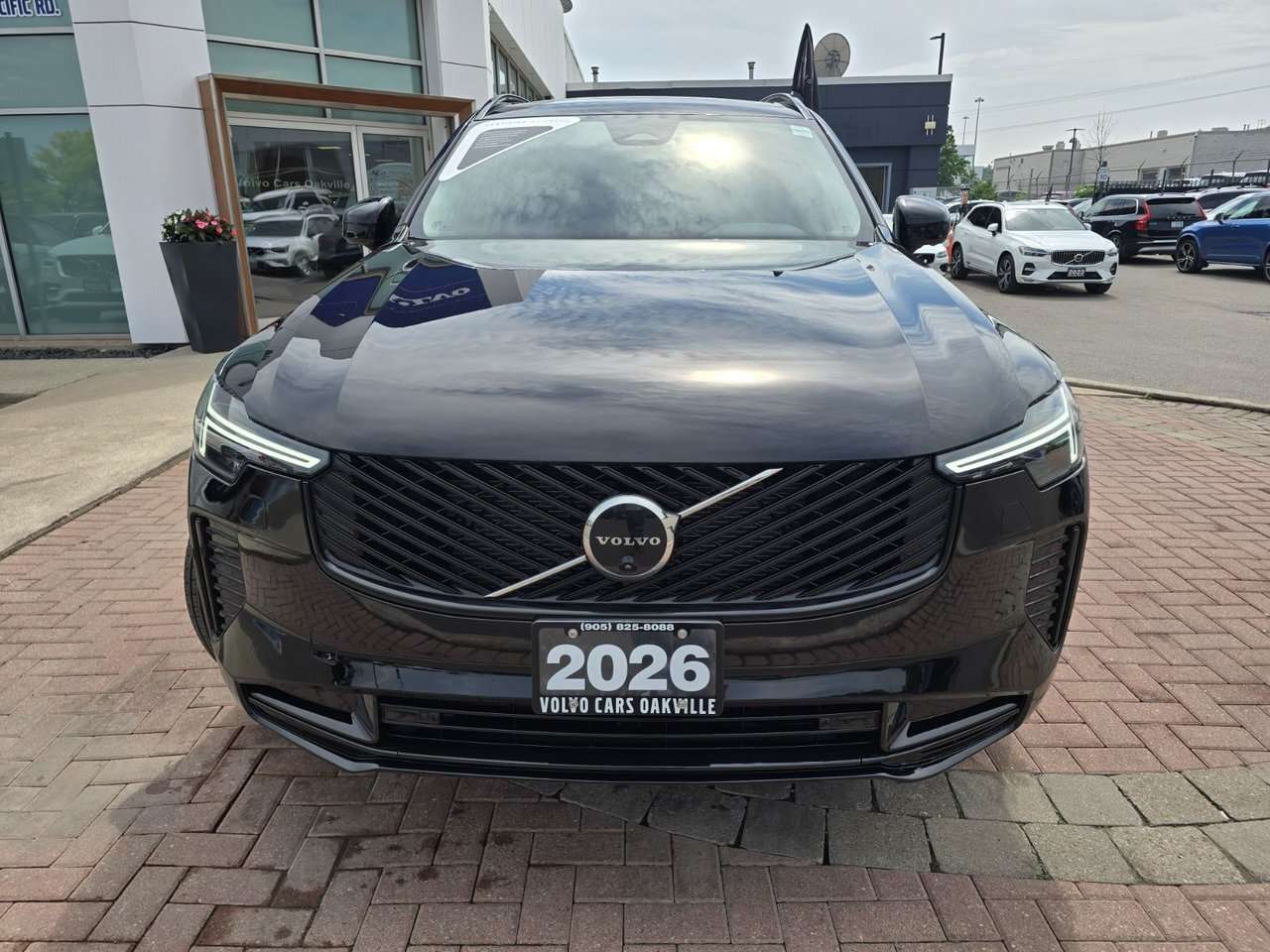 2026 Volvo XC90 UP TO *5YR/UNLIMITED KM WARRANTY... alt 4