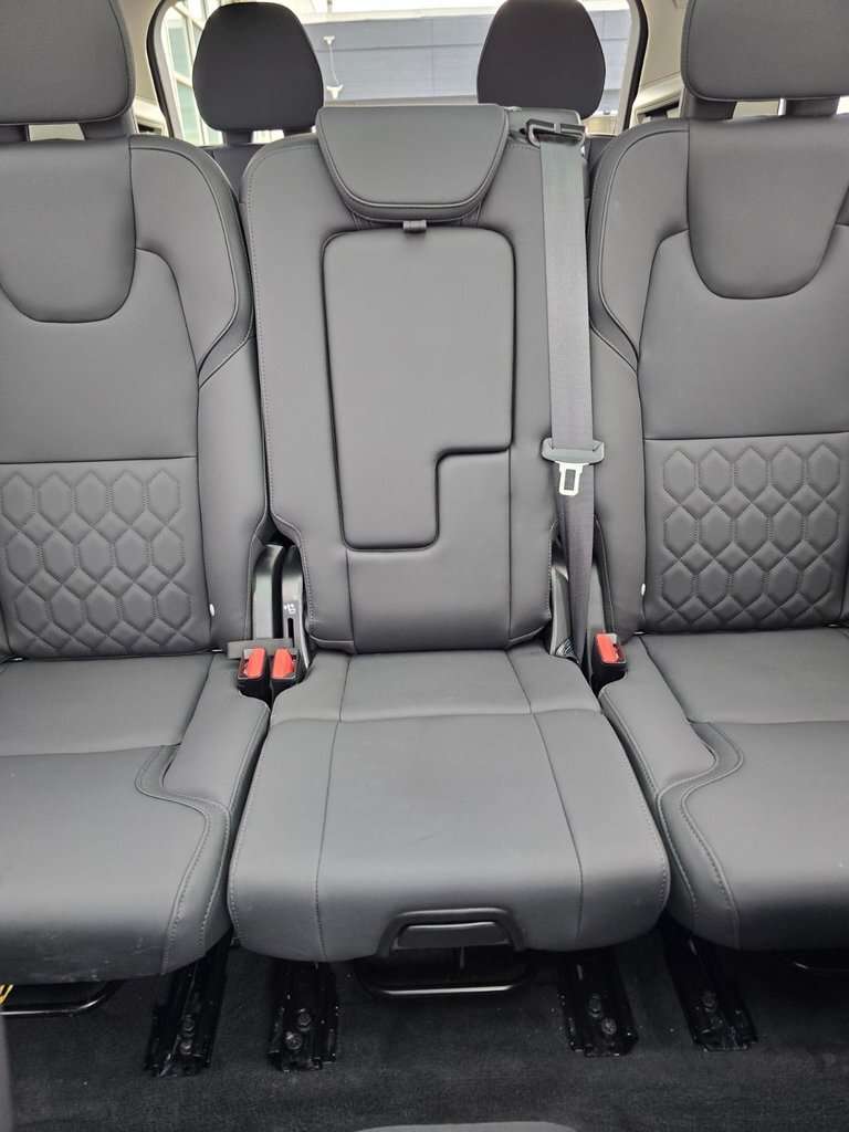 2026 Volvo XC90 UP TO *5YR/UNLIMITED KM WARRANTY... thumb 25