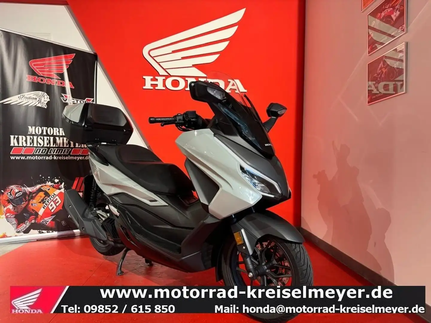 Honda Forza 125 Gepflegter Zustand aus 1. Hand Šedá - 1
