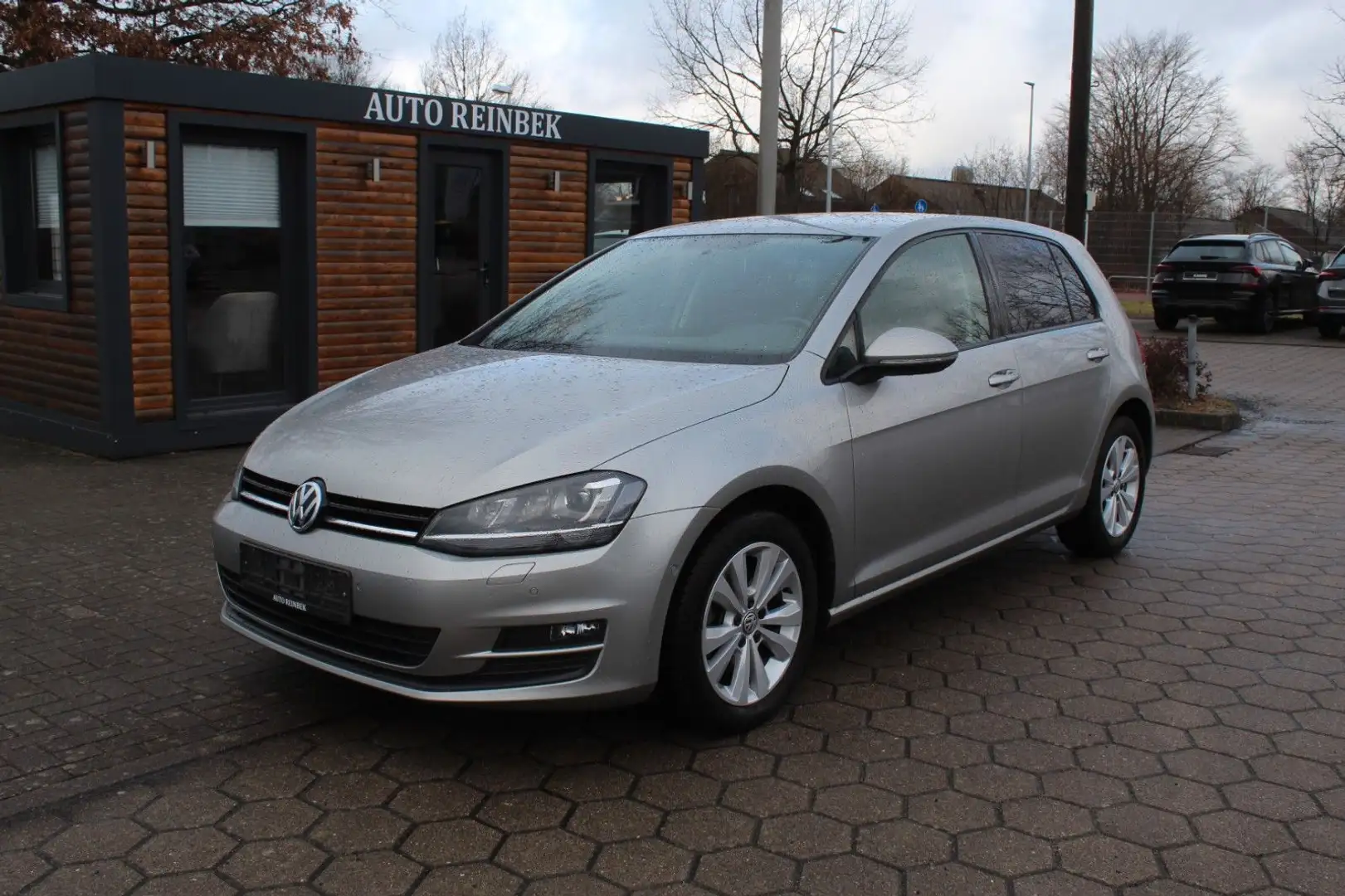 Volkswagen Golf VII 1.2 TSI Automatik BMT Silber - 1