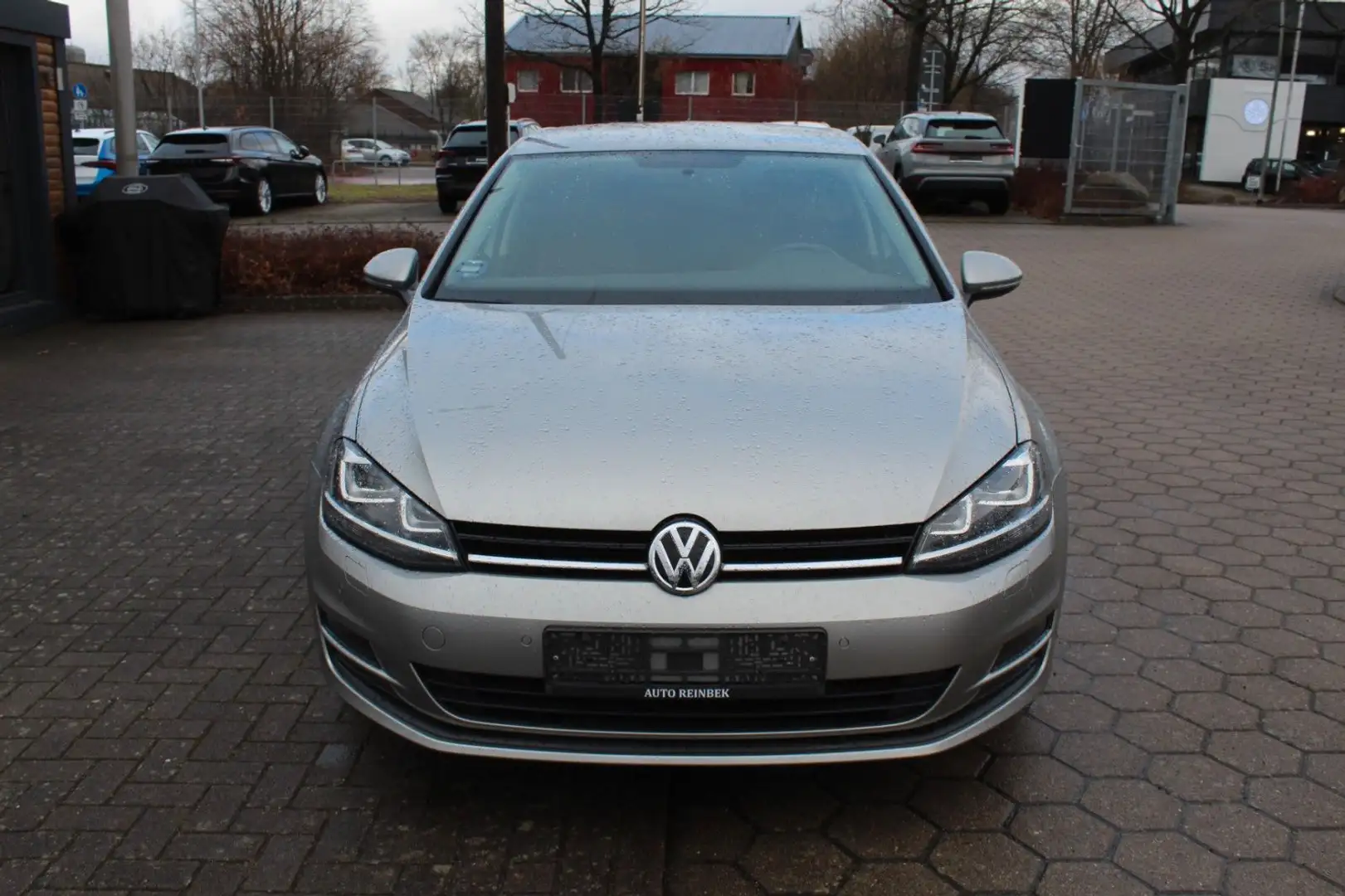 Volkswagen Golf VII 1.2 TSI Automatik BMT Silber - 2