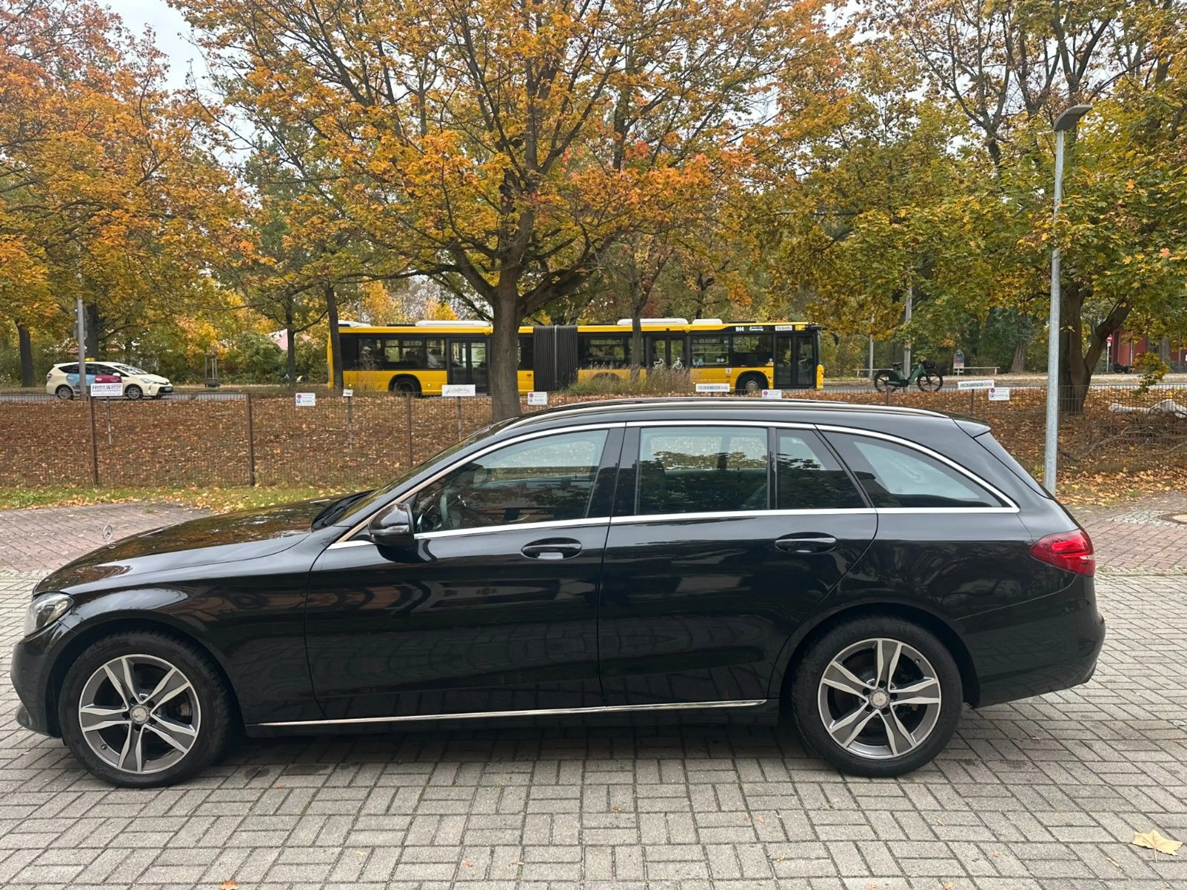 Mercedes-Benz C 220 d BlueTec Autom-Leder-Navi-Euro6 — photo 7