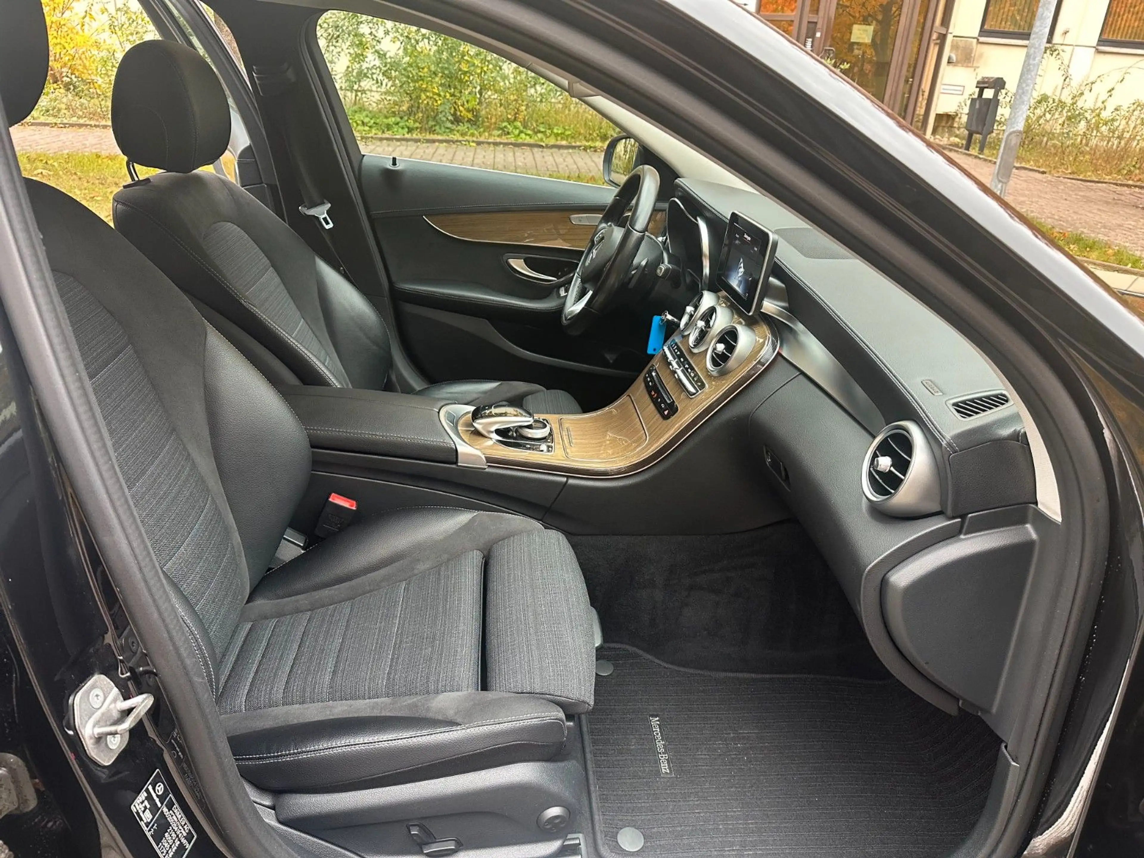 Mercedes-Benz C 220 d BlueTec Autom-Leder-Navi-Euro6 — photo 12