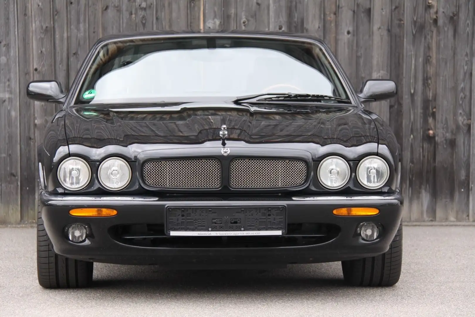 Jaguar XJR 100  2 Jahre Garantie Zwart - 1
