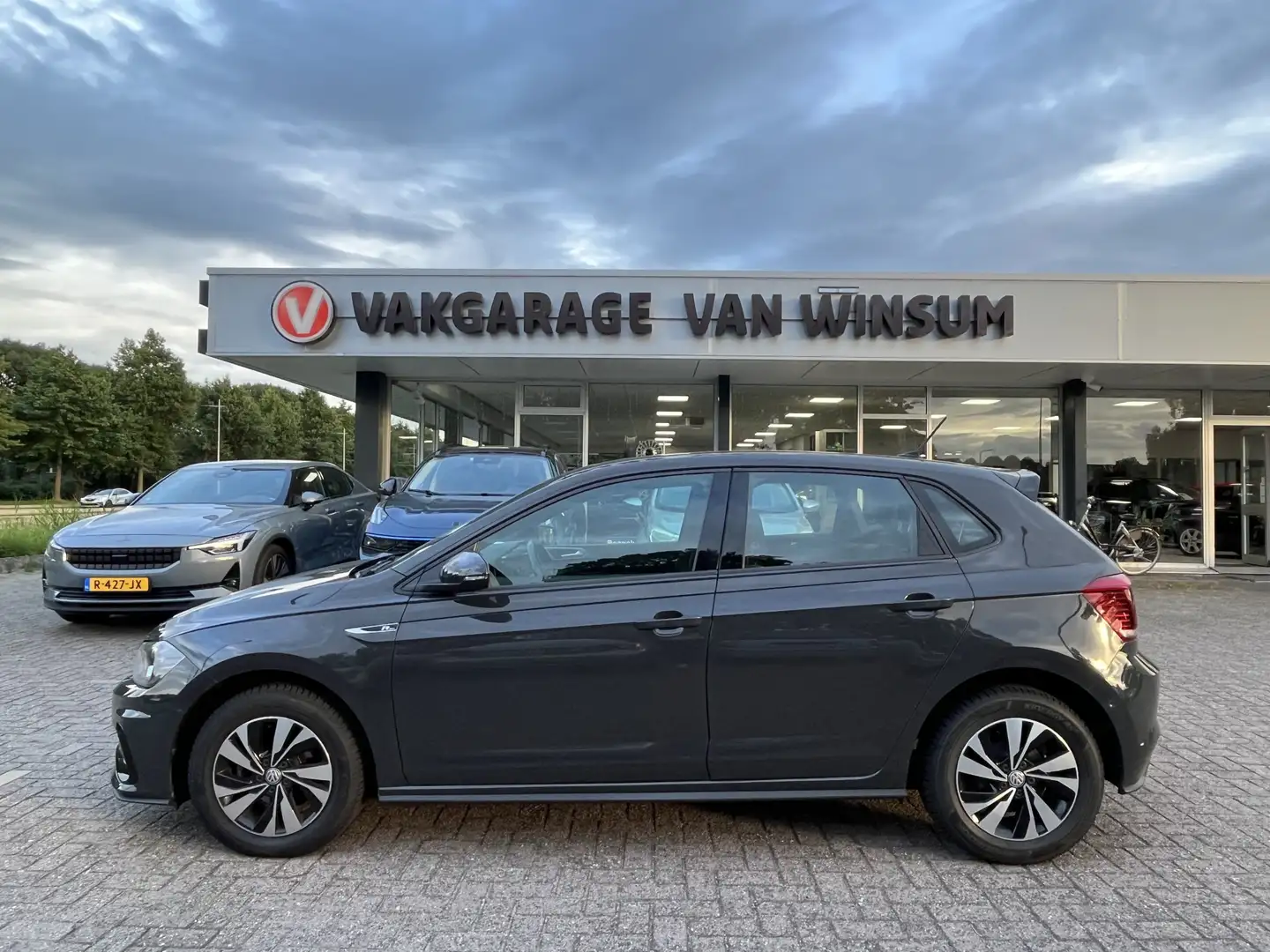 Volkswagen Polo 1.0 TSI R-Line Virtial display Lmv Klima Nap Grau - 2