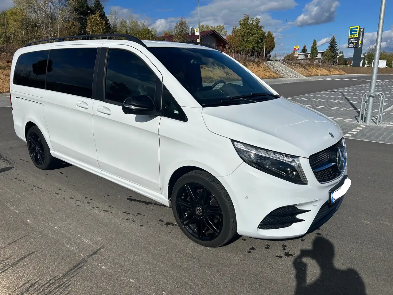 Mercedes-Benz V 250 V-Klasse Diesel d lang 9G-TRONIC Edition 2023 AMG-Line — photo 1 of 15