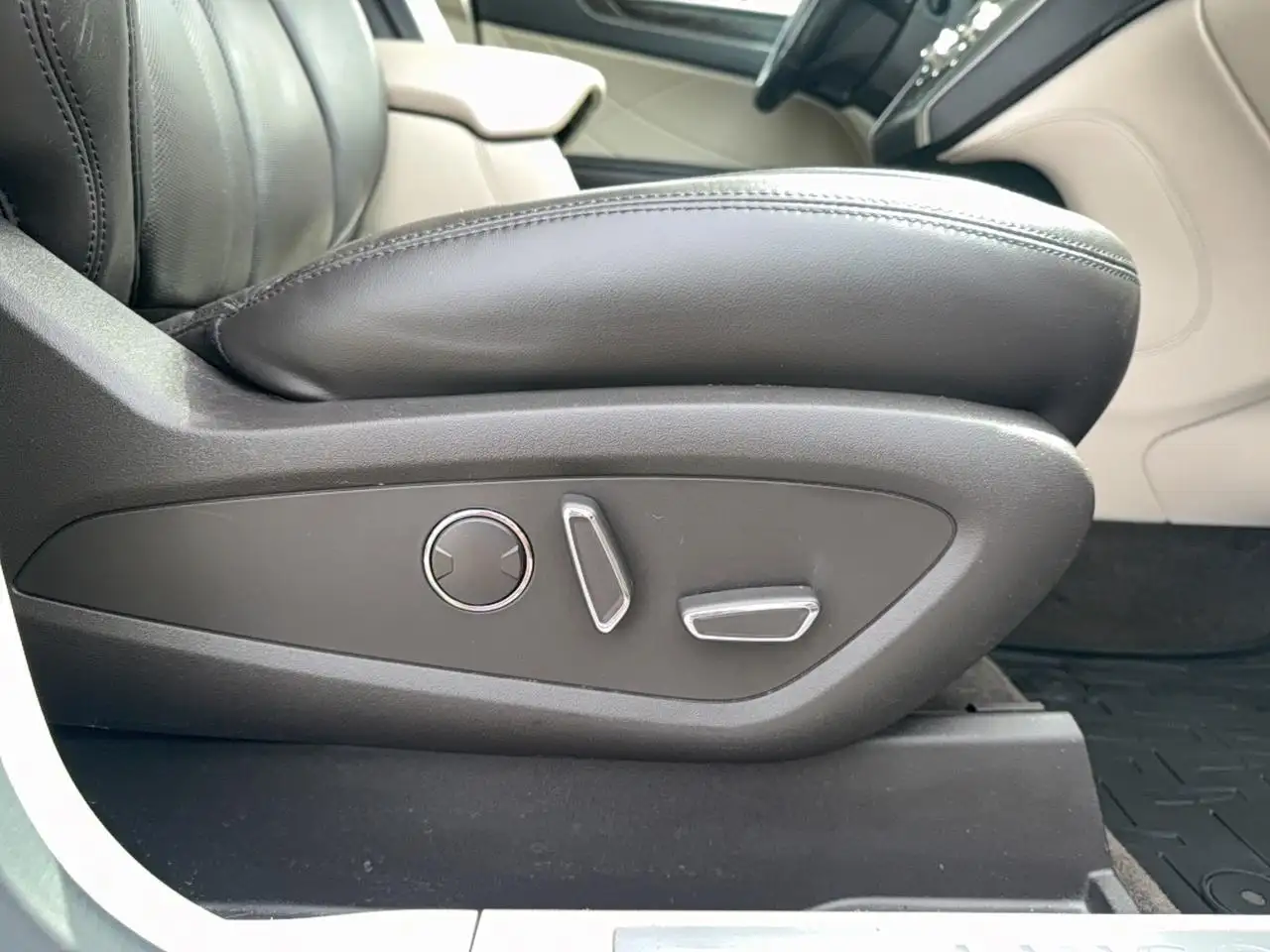 Lincoln MKC снимка Lincoln MKC