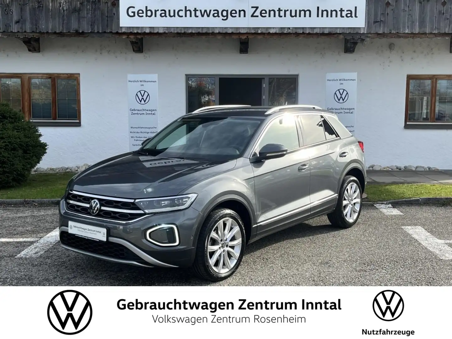Volkswagen T-Roc 1,5 TSI Style DSG (Navi+Rear View+ACC) Klima Navi Grau - 1