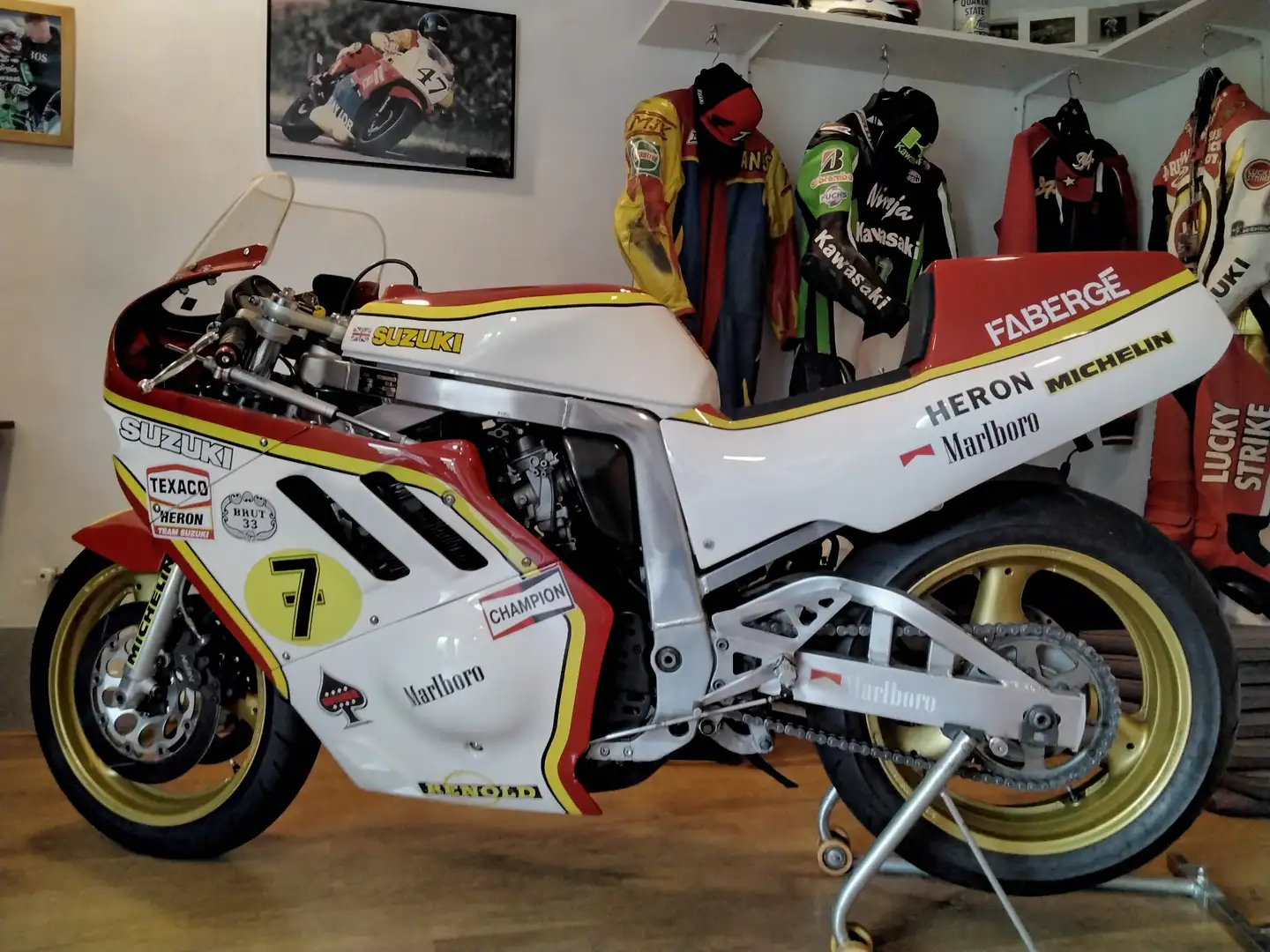 Suzuki GSX-R 750 Barry Sheene Replica Wit - 1