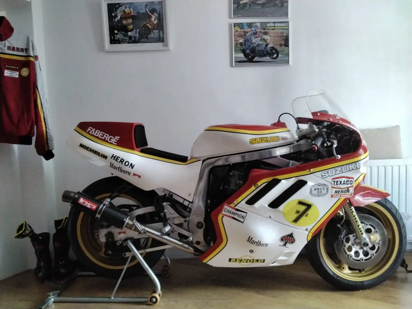 Suzuki GSX-R 750 Barry Sheene Replica Wit - 2