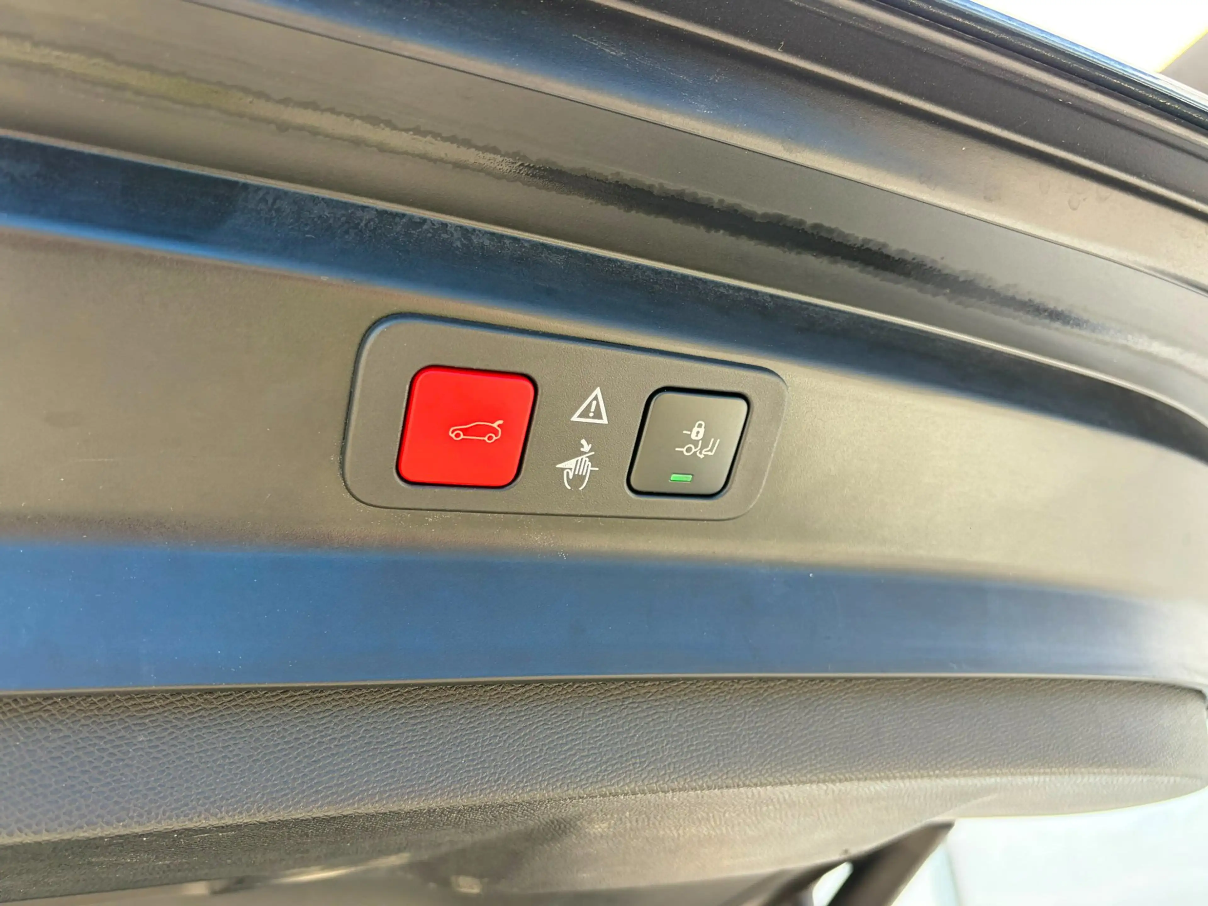 Peugeot 5008 1.2 PureTech GT| PANO| ALCANTARA|FOCAL|MEMORY| — photo 17