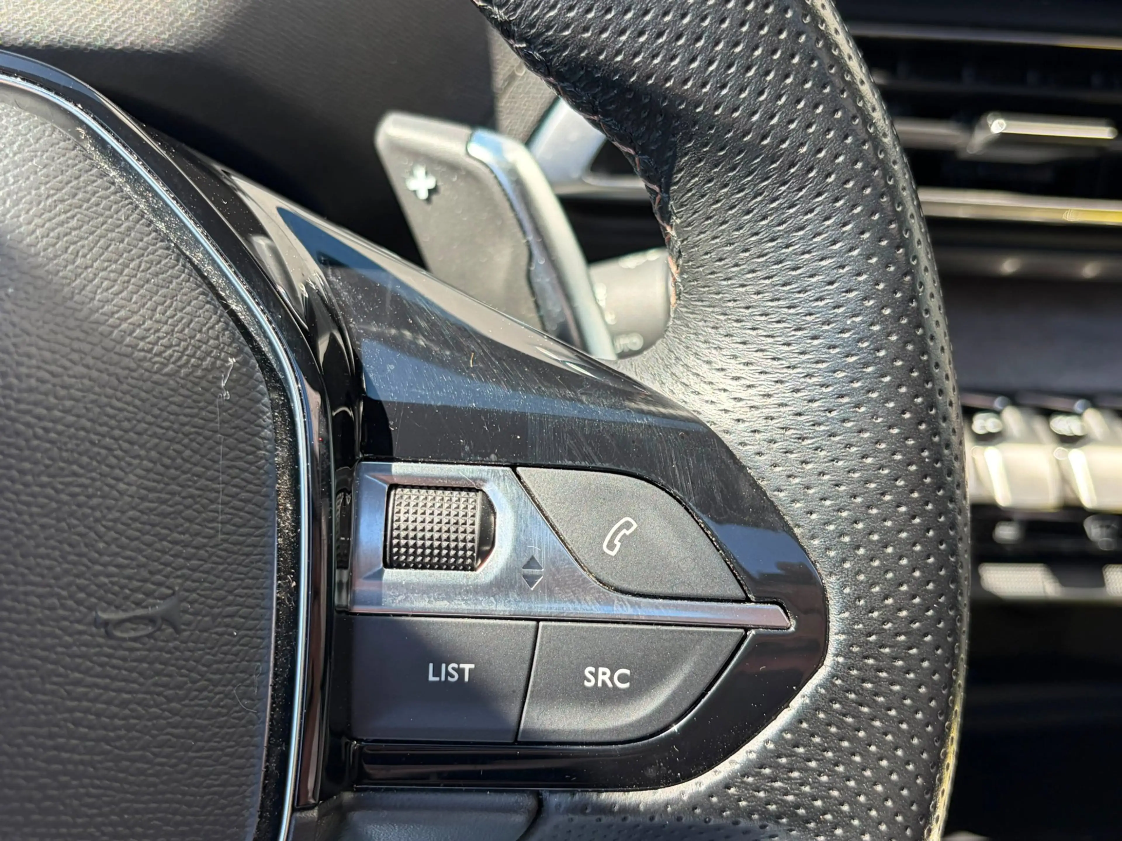 Peugeot 5008 1.2 PureTech GT| PANO| ALCANTARA|FOCAL|MEMORY| — photo 31