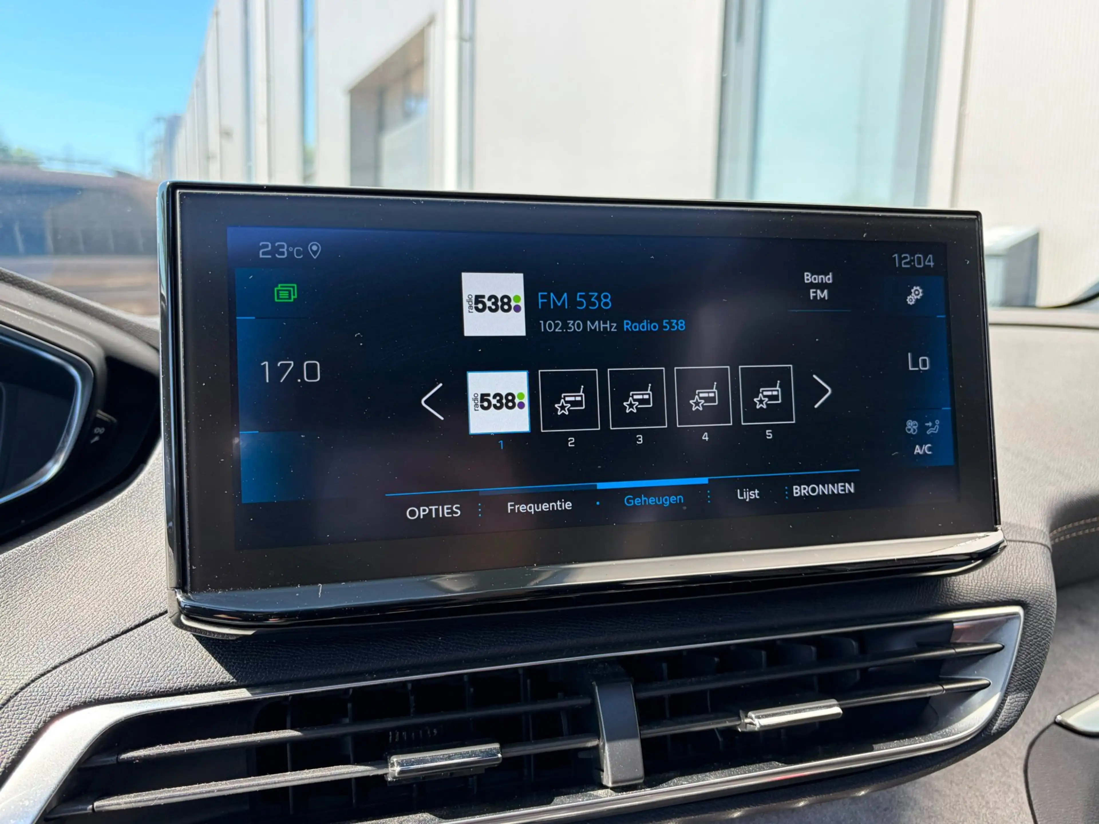Peugeot 5008 1.2 PureTech GT| PANO| ALCANTARA|FOCAL|MEMORY| — photo 39