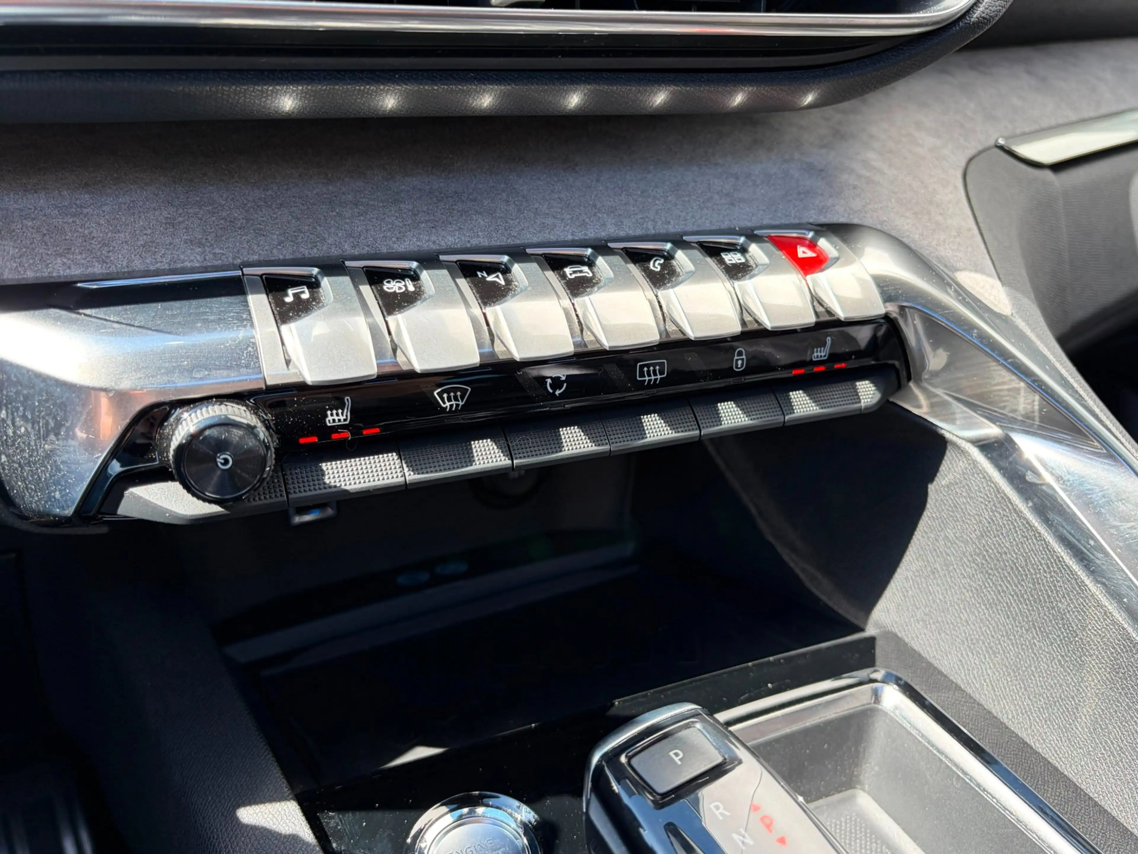 Peugeot 5008 1.2 PureTech GT| PANO| ALCANTARA|FOCAL|MEMORY| — photo 38