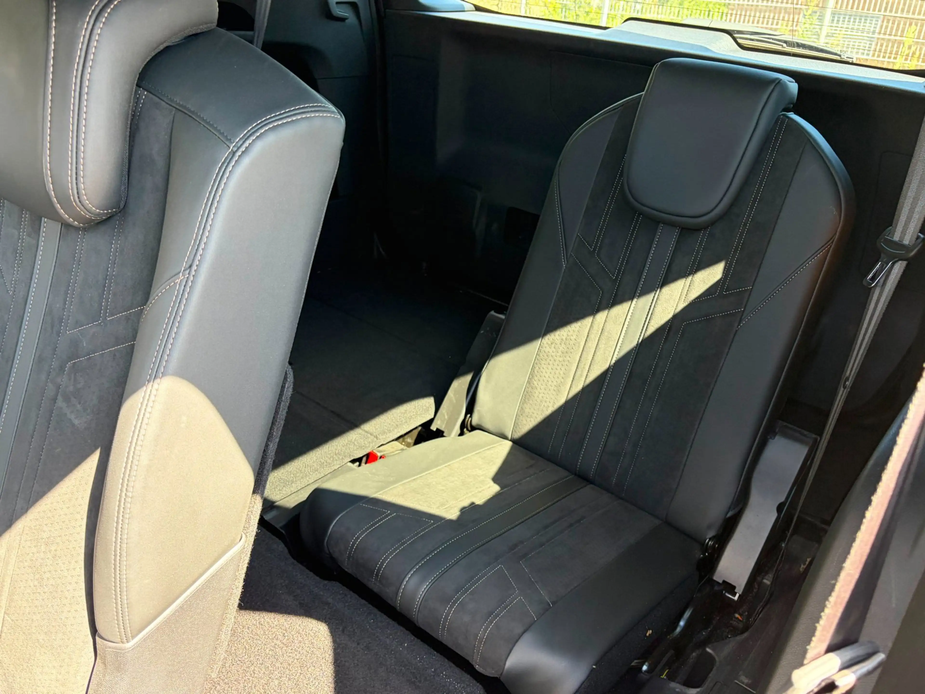 Peugeot 5008 1.2 PureTech GT| PANO| ALCANTARA|FOCAL|MEMORY| — photo 22