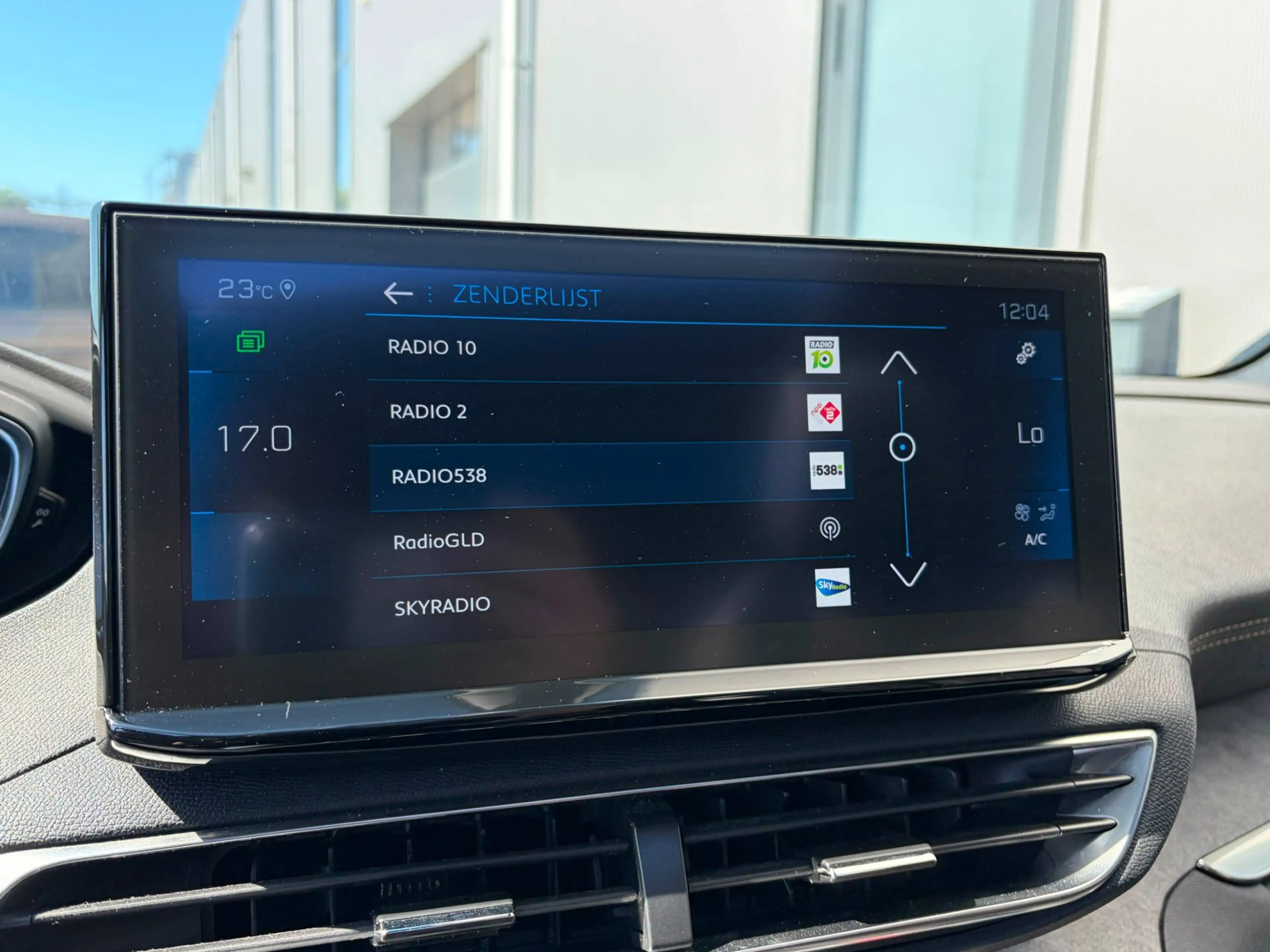 Peugeot 5008 1.2 PureTech GT| PANO| ALCANTARA|FOCAL|MEMORY| — photo 41