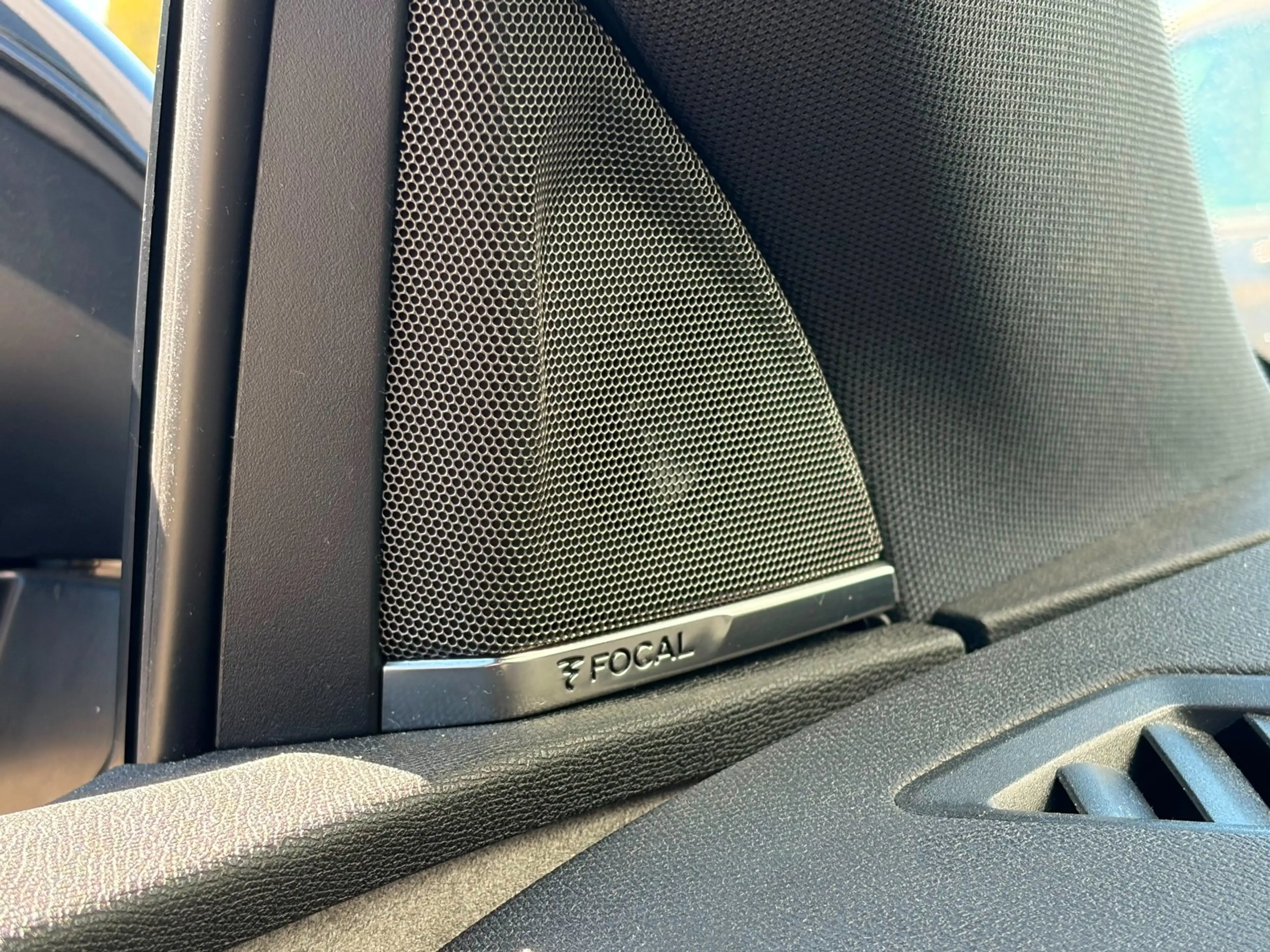 Peugeot 5008 1.2 PureTech GT| PANO| ALCANTARA|FOCAL|MEMORY| — photo 27