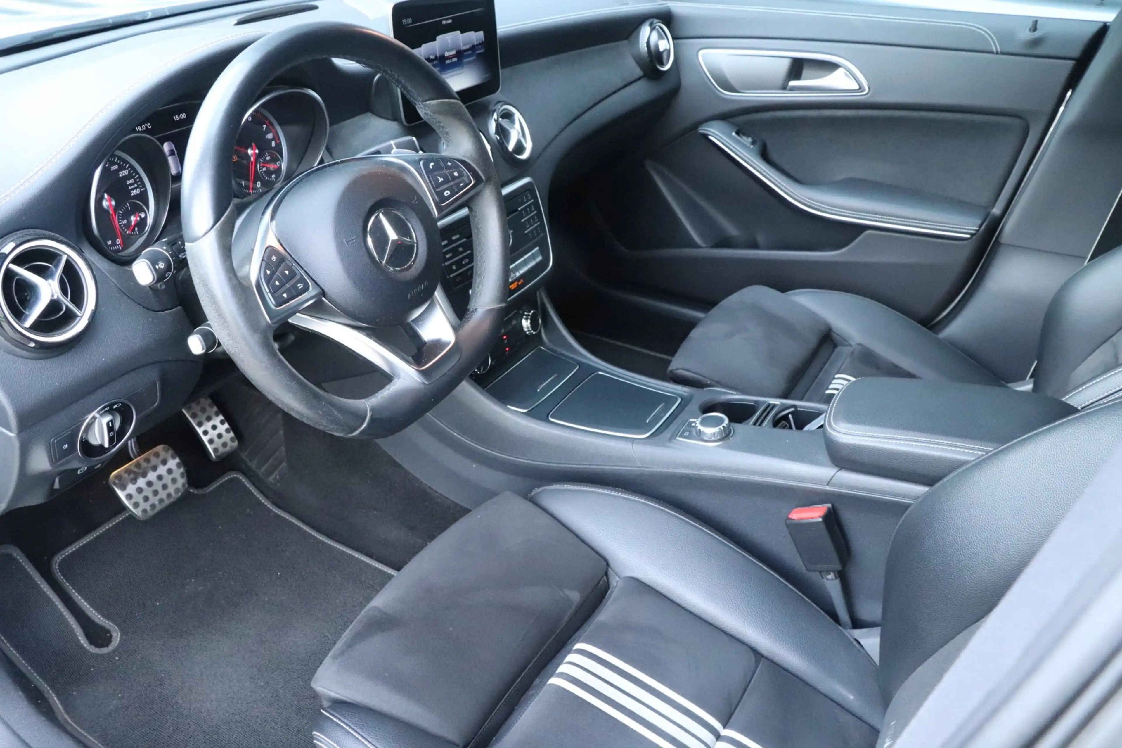 Mercedes-Benz CLA 180 Shooting Brake | AMG | Automaat | Camera | NAP — photo 3
