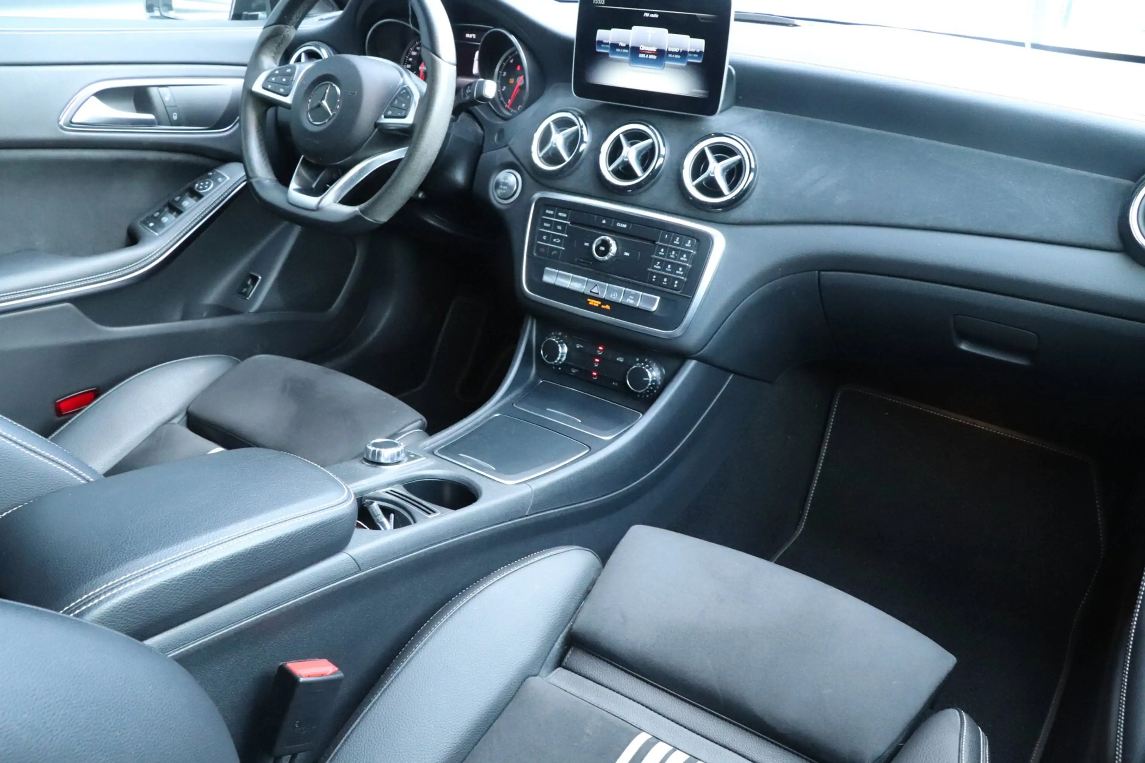 Mercedes-Benz CLA 180 Shooting Brake | AMG | Automaat | Camera | NAP — photo 29