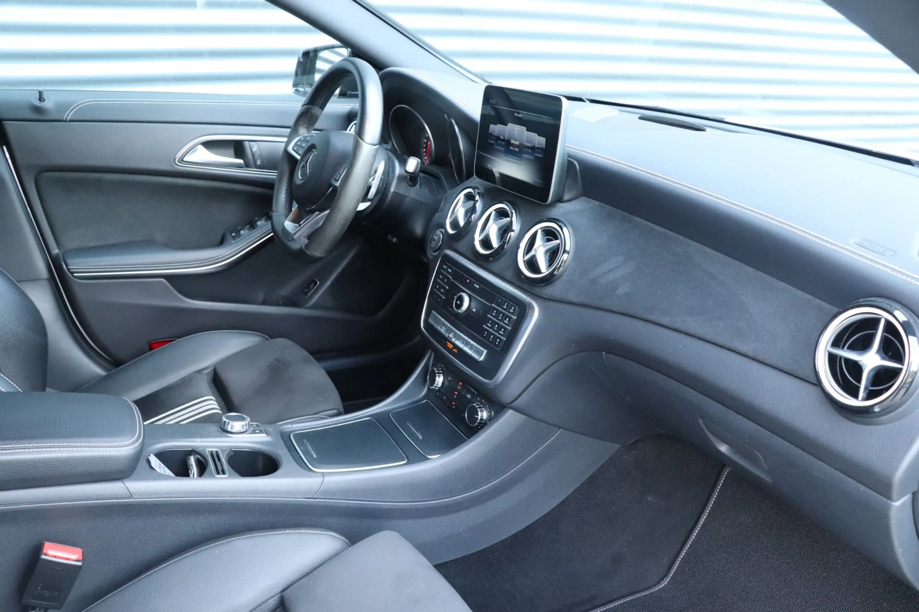Mercedes-Benz CLA 180 Shooting Brake | AMG | Automaat | Camera | NAP — photo 30