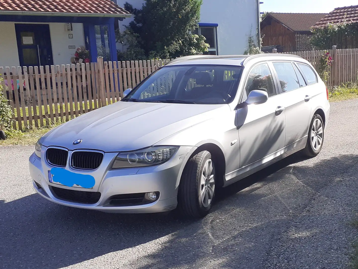 BMW 318 318d DPF Touring Grau - 1