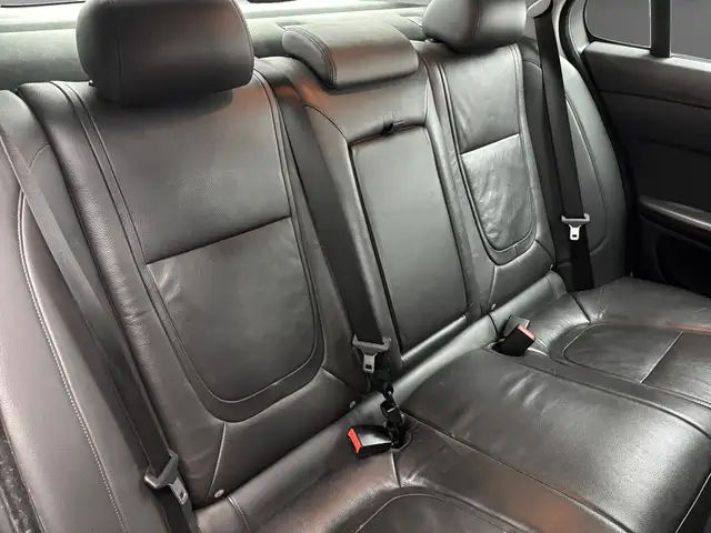 Jaguar XF view 11