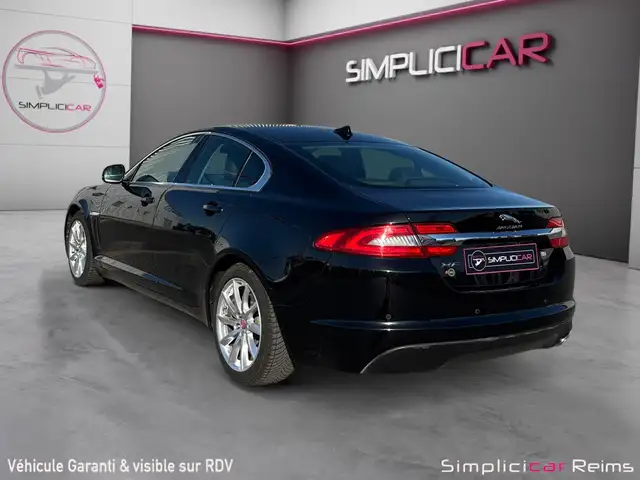 Jaguar XF view 6