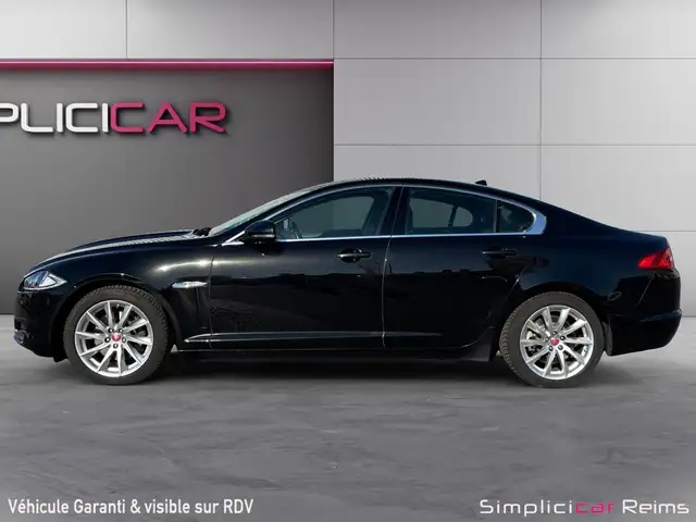 Jaguar XF view 5