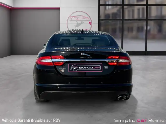 Jaguar XF view 7