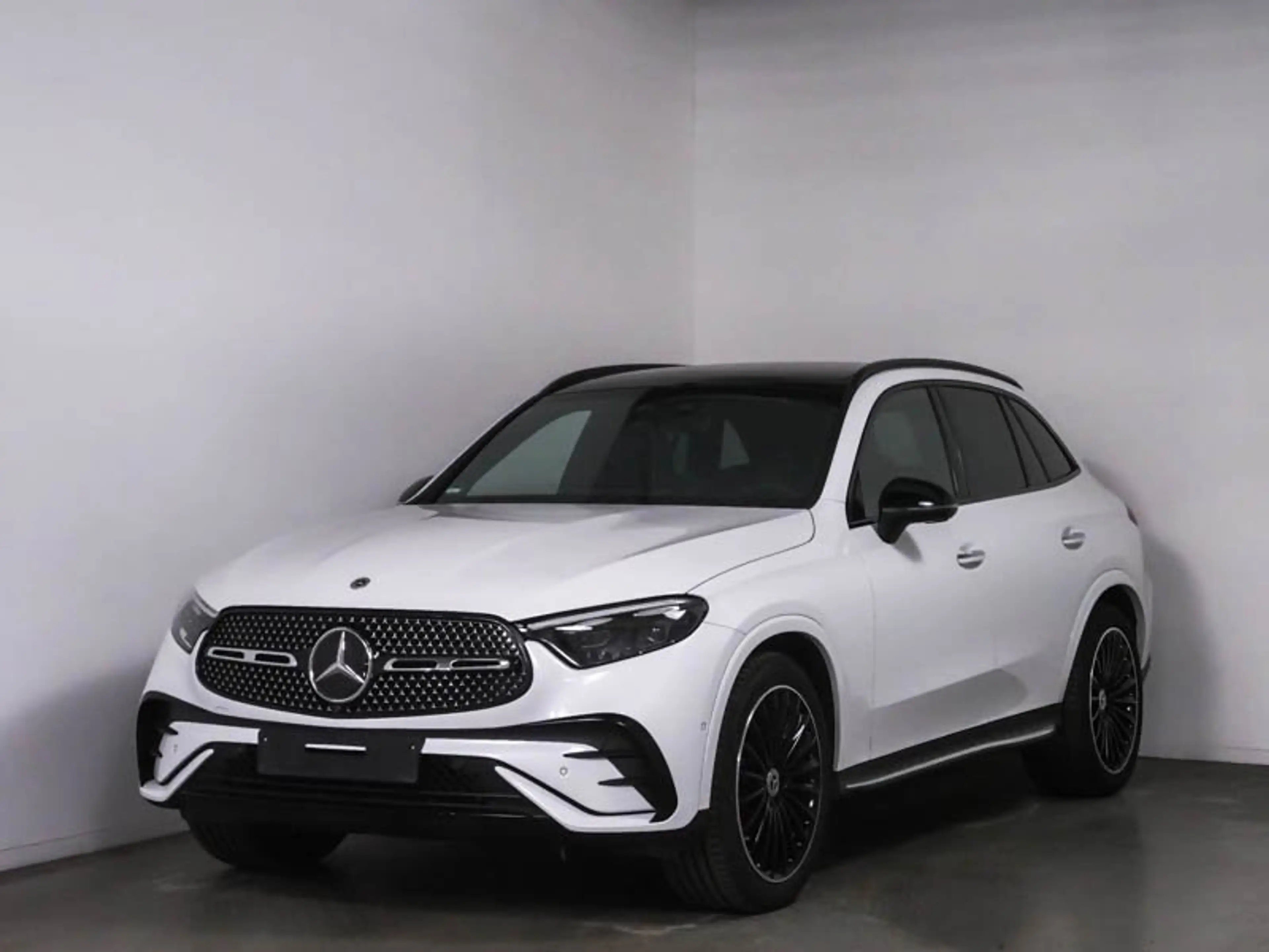 Mercedes-Benz GLC 300 AMG*HEAD-UP*PANO*DISTRONIC*BURMESTER*AHK