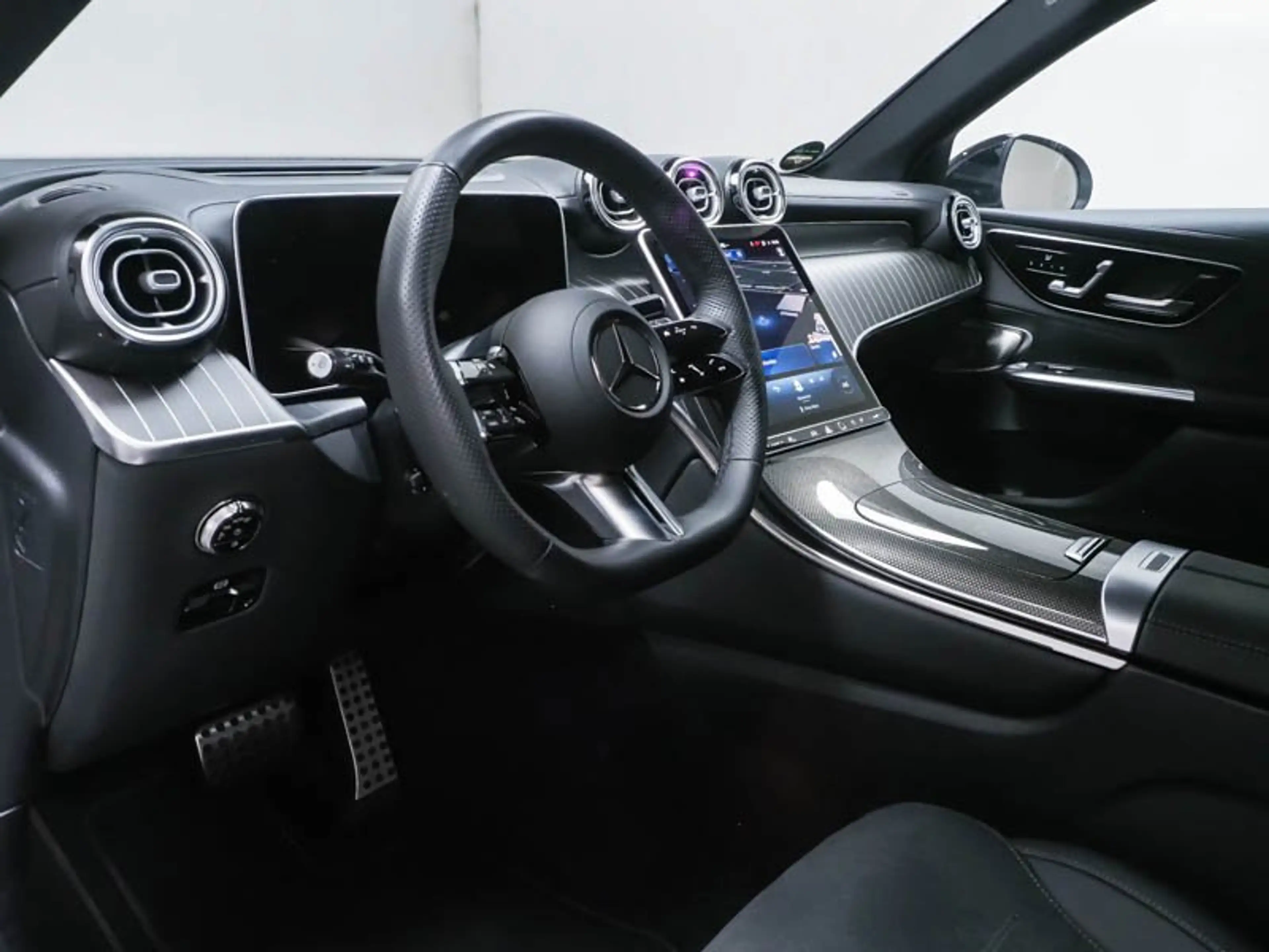 Mercedes-Benz GLC 300 AMG*HEAD-UP*PANO*DISTRONIC*BURMESTER*AHK — photo 5