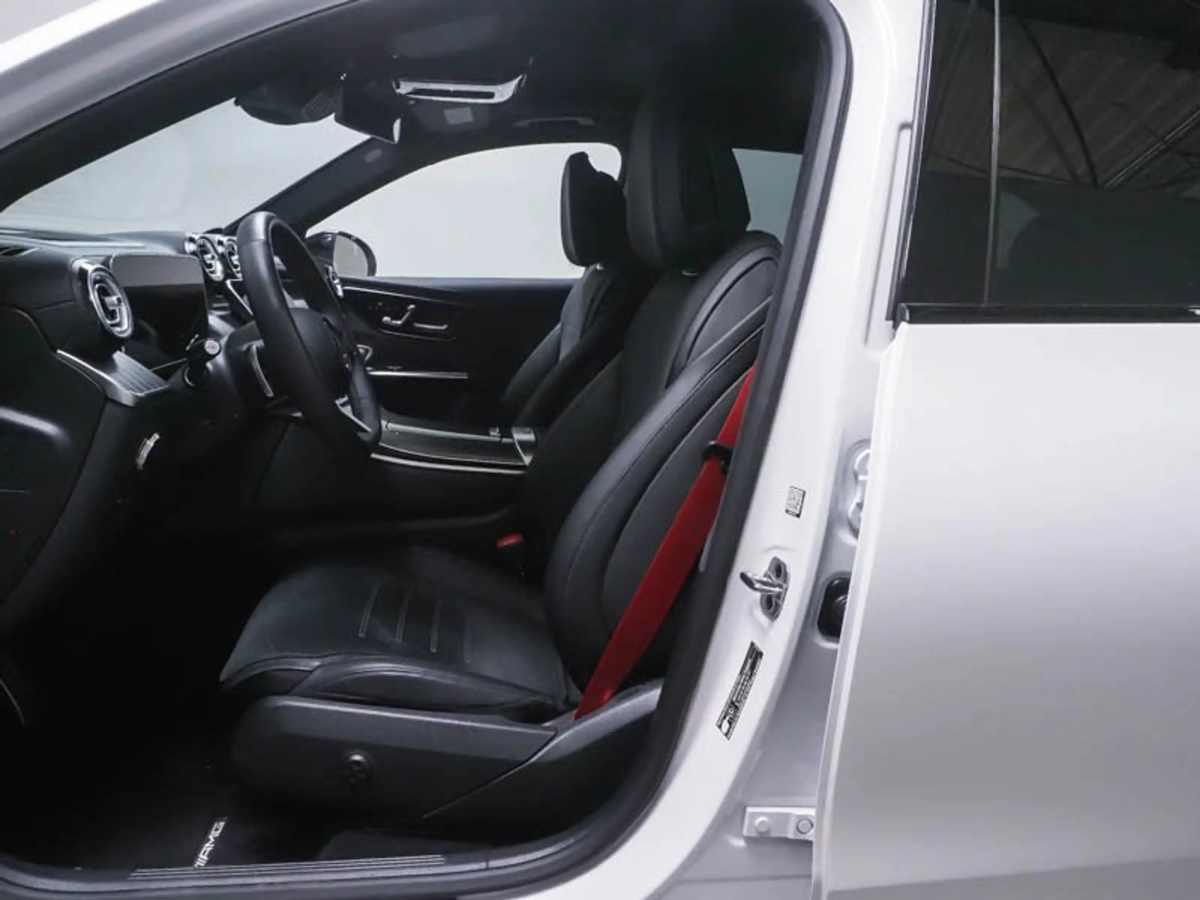 Mercedes-Benz GLC 300 AMG*HEAD-UP*PANO*DISTRONIC*BURMESTER*AHK — photo 6